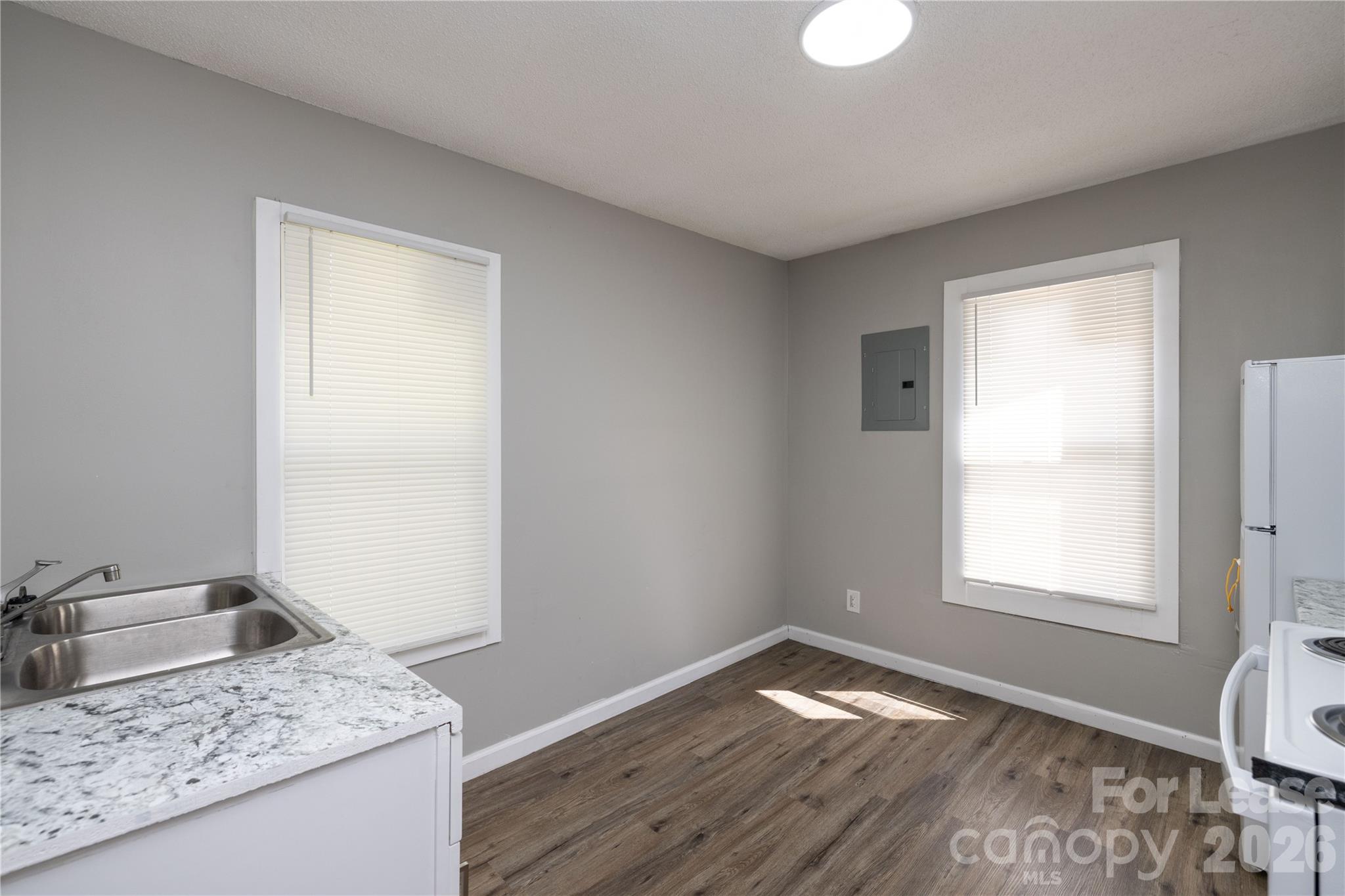 446 W Main Street 4 Property Photo 12