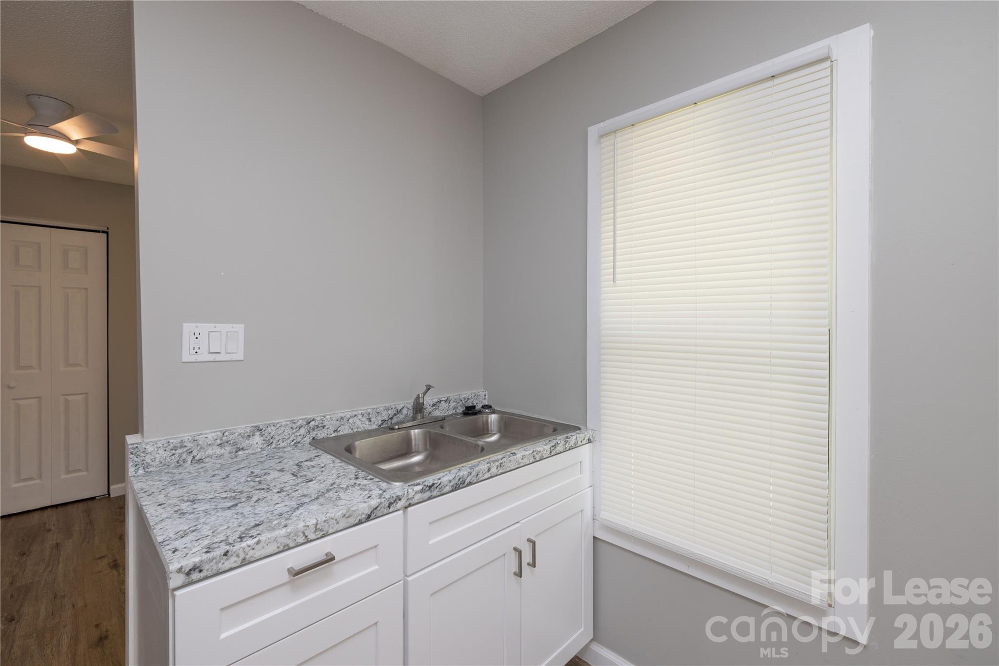 446 W Main Street 4 Property Photo 13