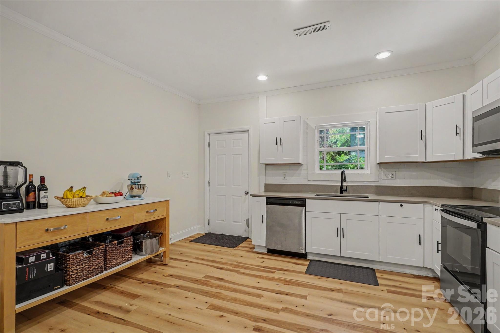 317 Mccardell Street 10 Property Photo 6