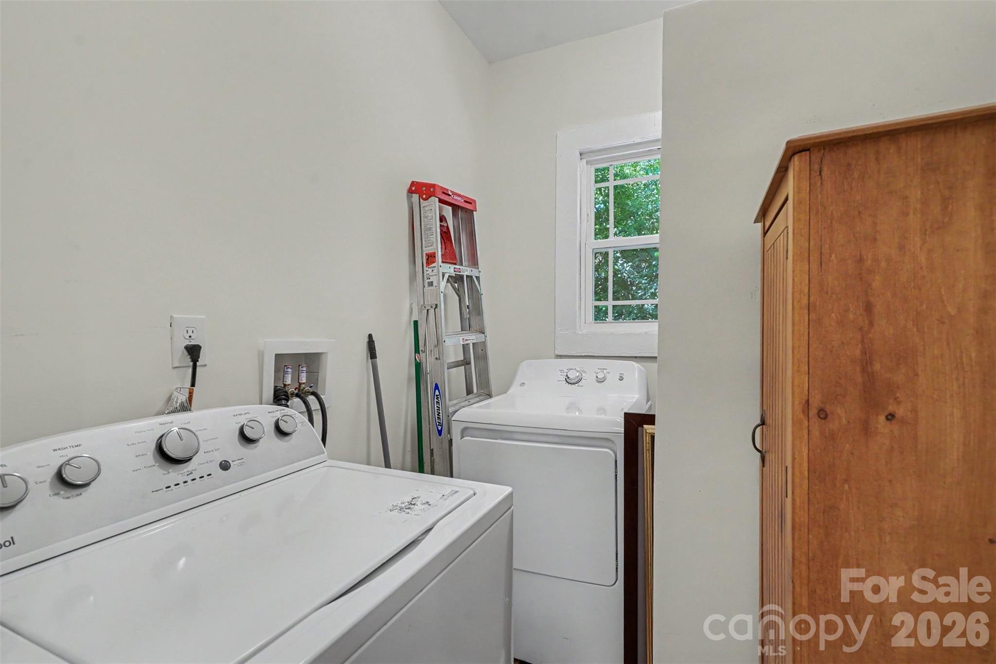 317 Mccardell Street 10 Property Photo 12