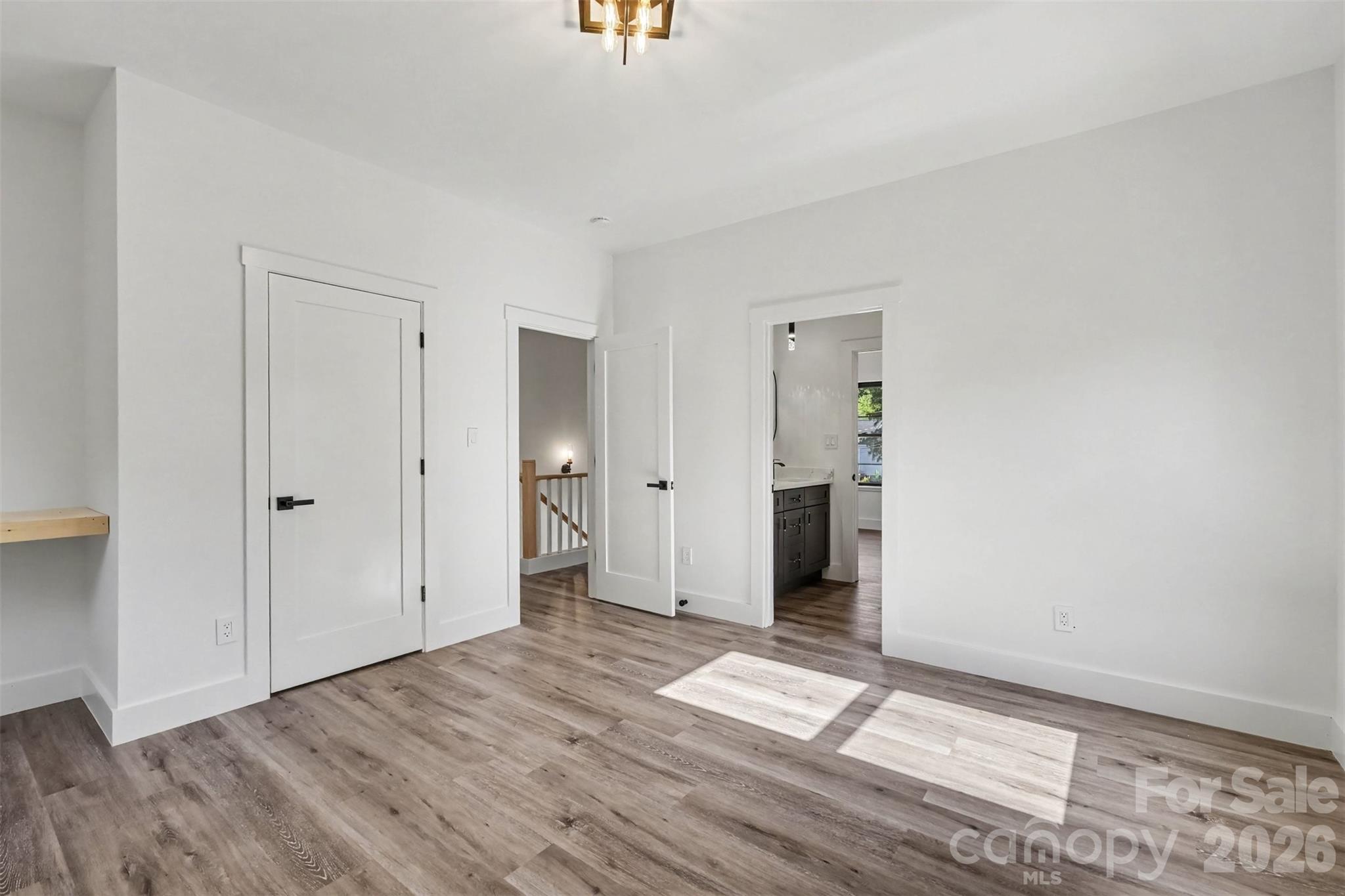 638 E Black Street Property Photo 19