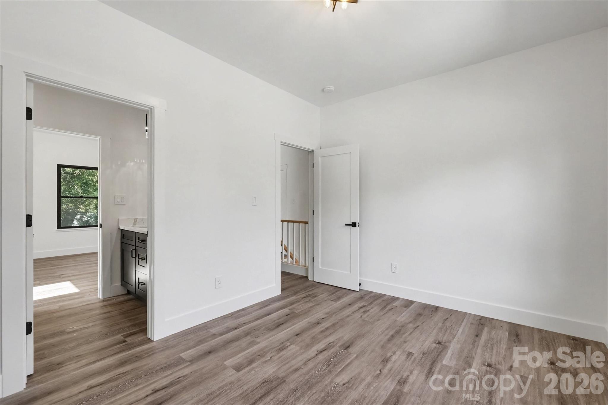 638 E Black Street Property Photo 21
