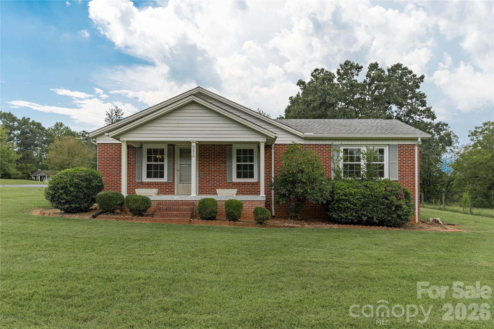 5271 Harris Farm Road Property Photo 1