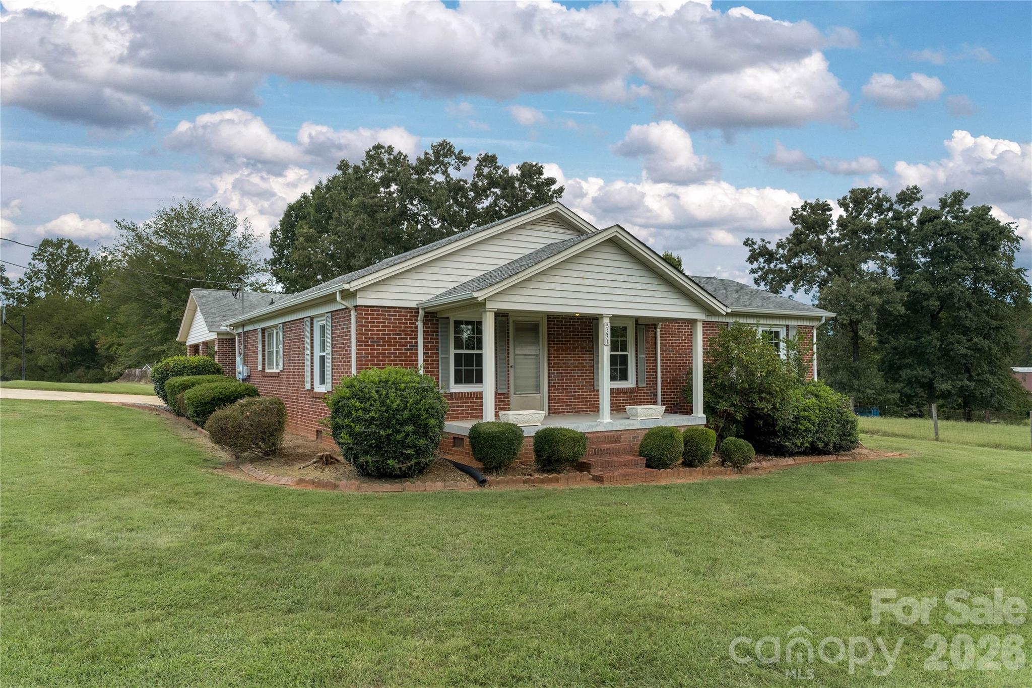 5271 Harris Farm Road Property Photo 1