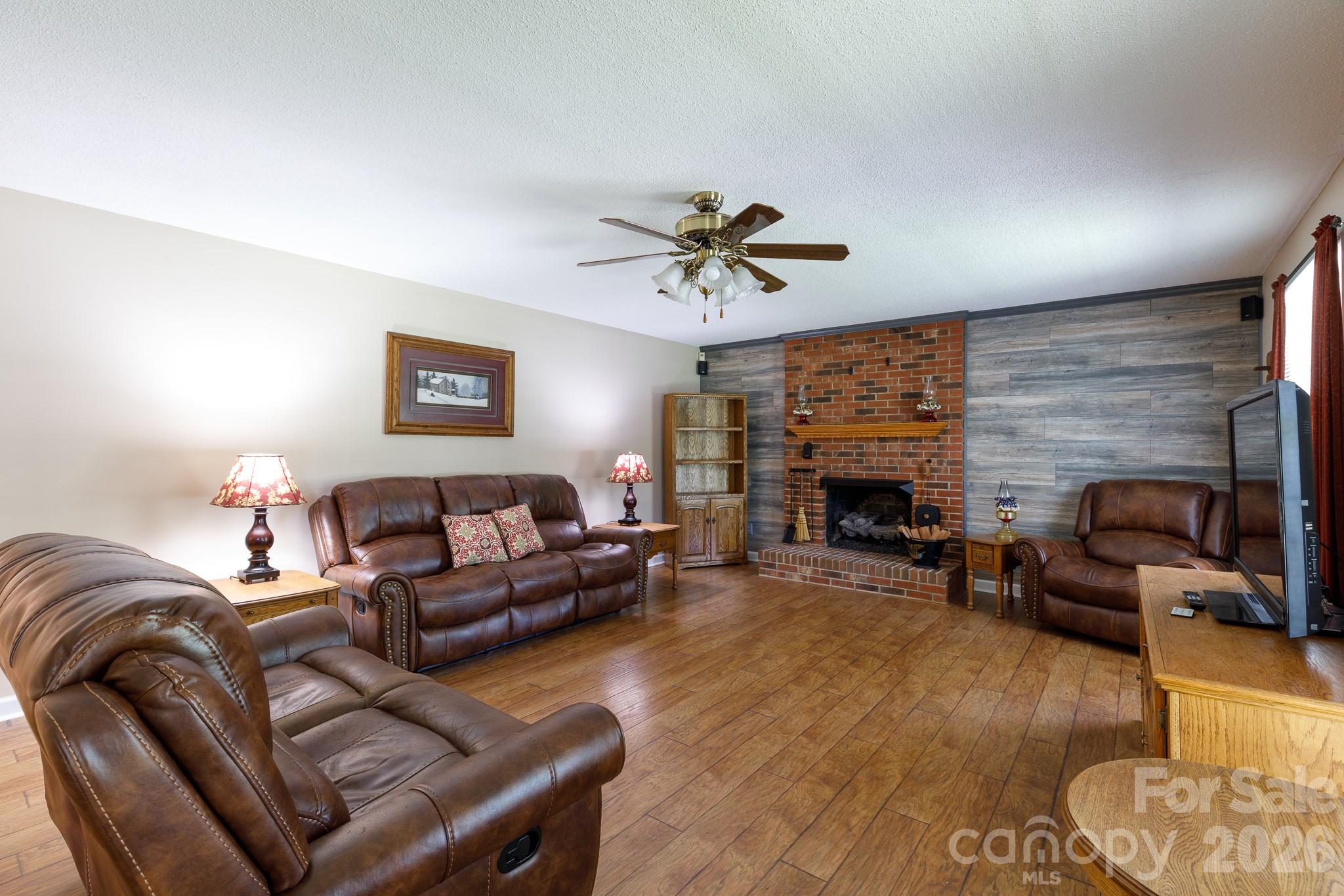 1709 Lawyers Road Property Photo 4