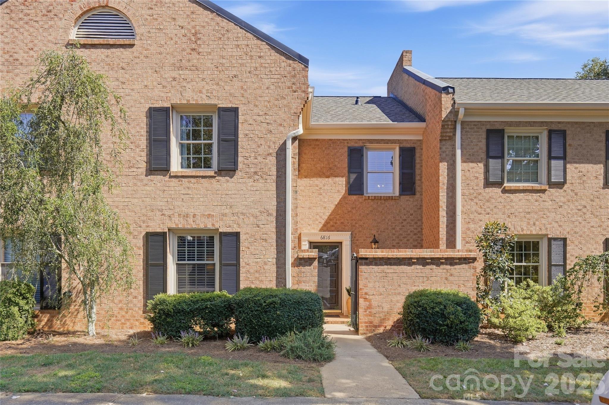 6816 Dumbarton Drive Property Photo 1