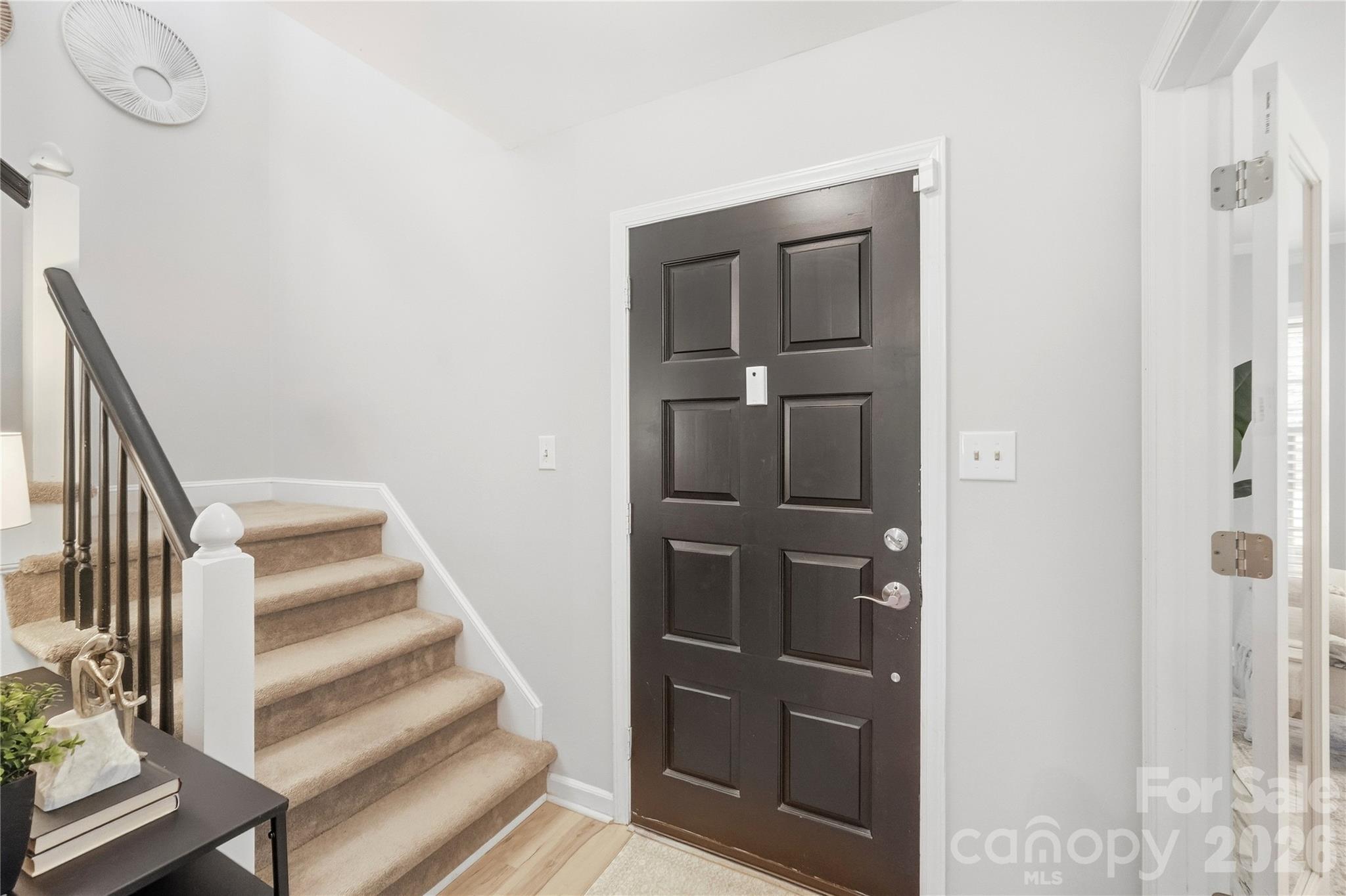 6816 Dumbarton Drive Property Photo 3