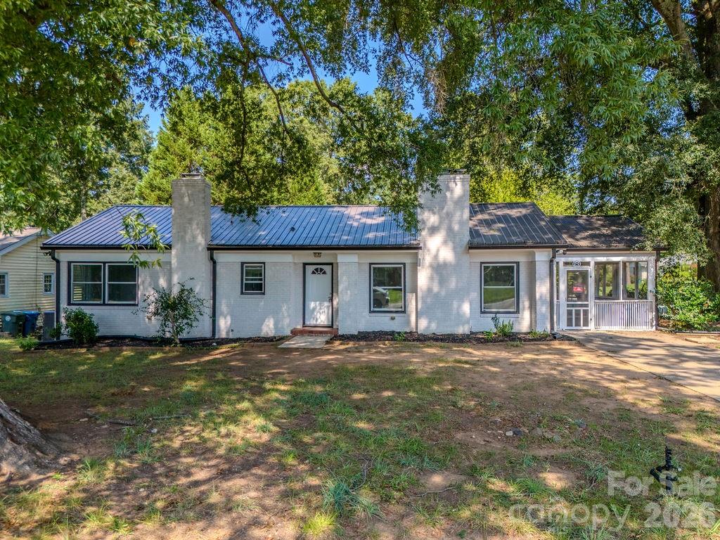 425 Roberts Street Property Photo 1