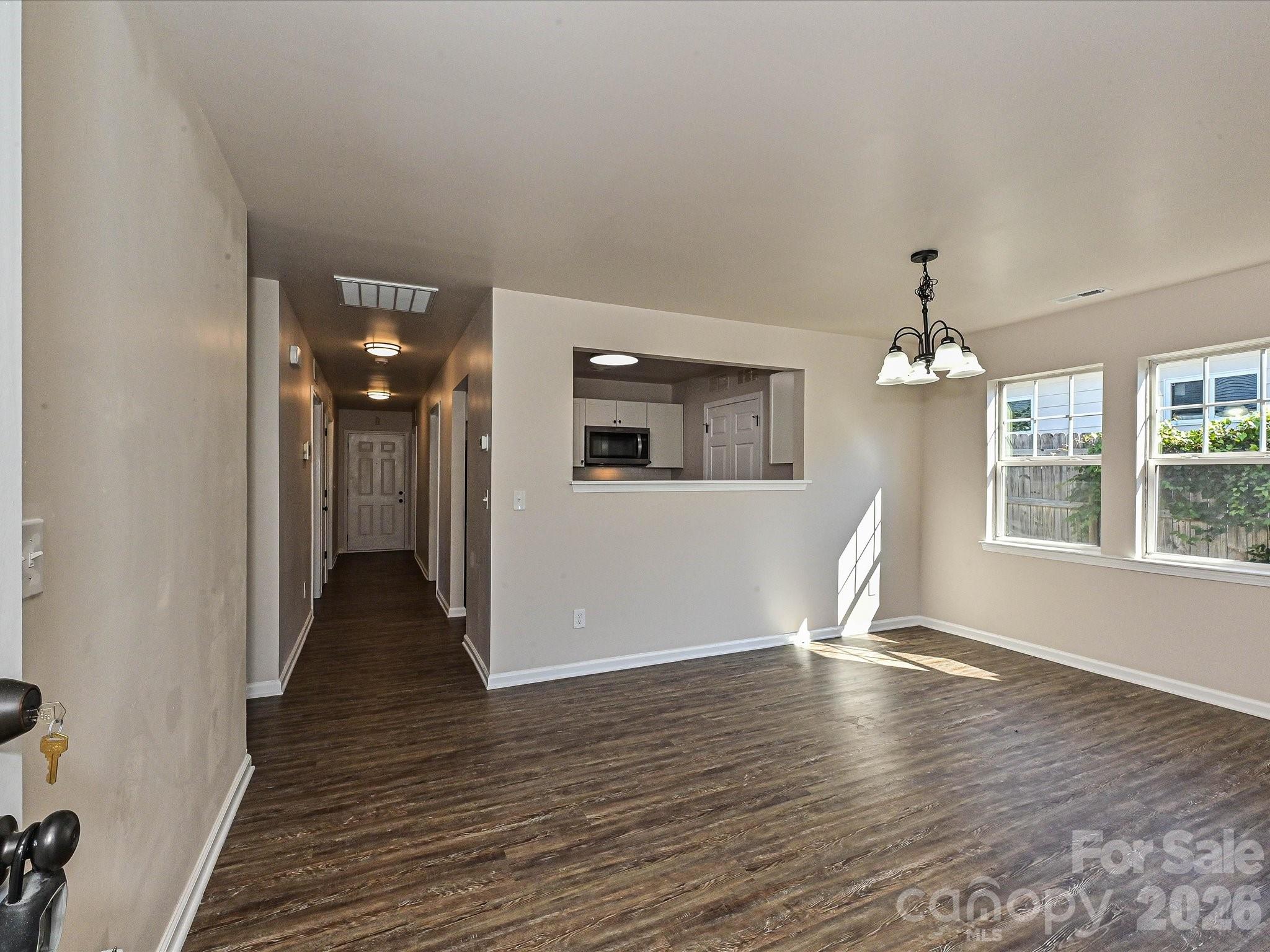 402 Jones Street Property Photo 4