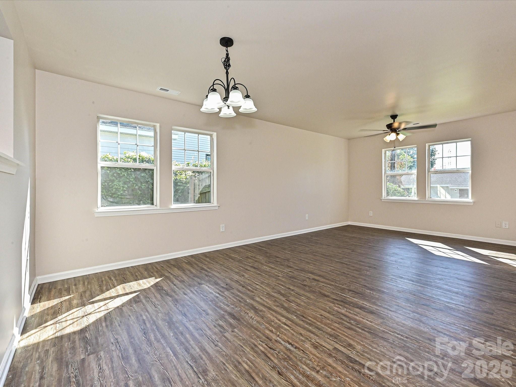 402 Jones Street Property Photo 6