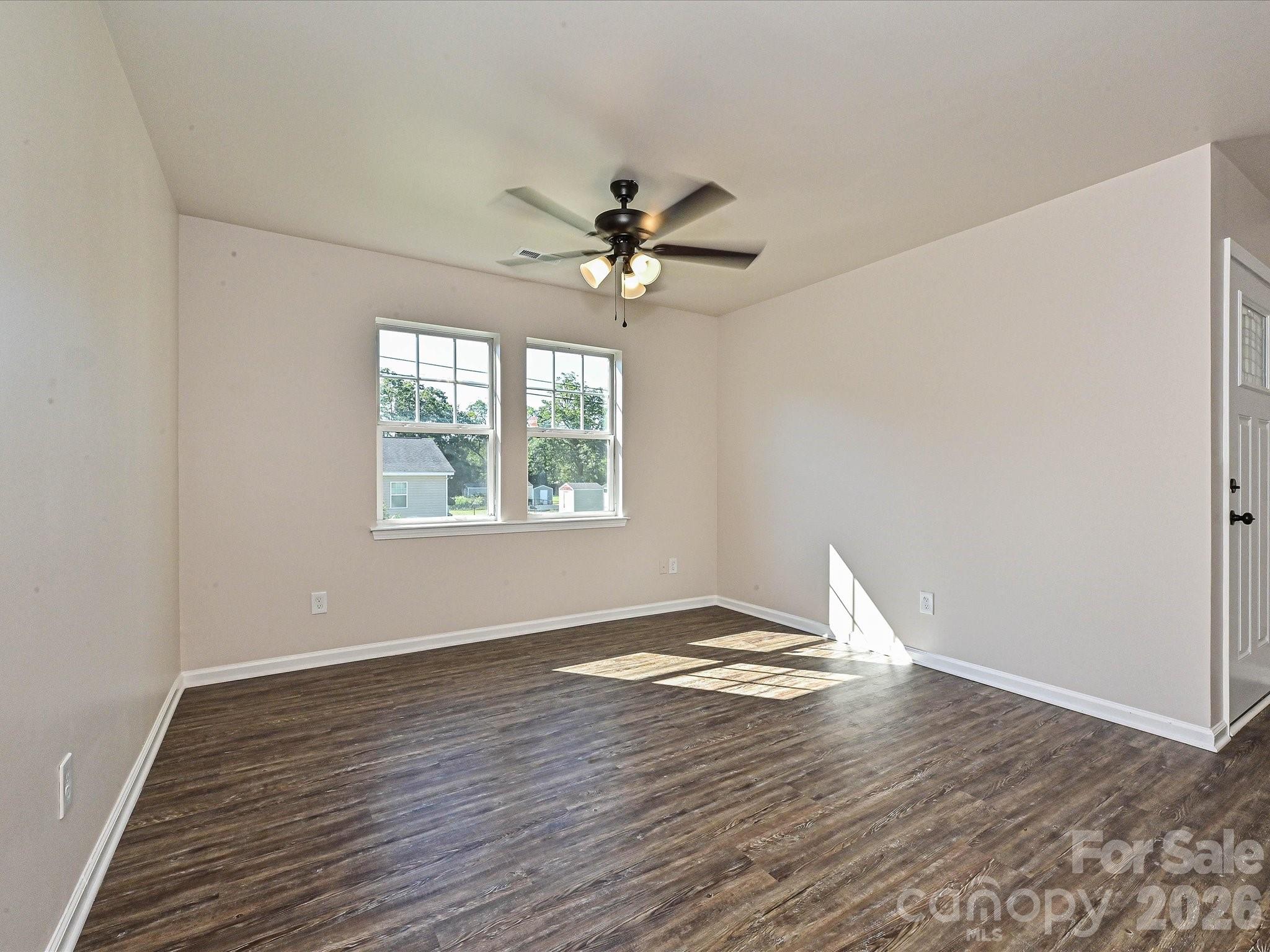 402 Jones Street Property Photo 8