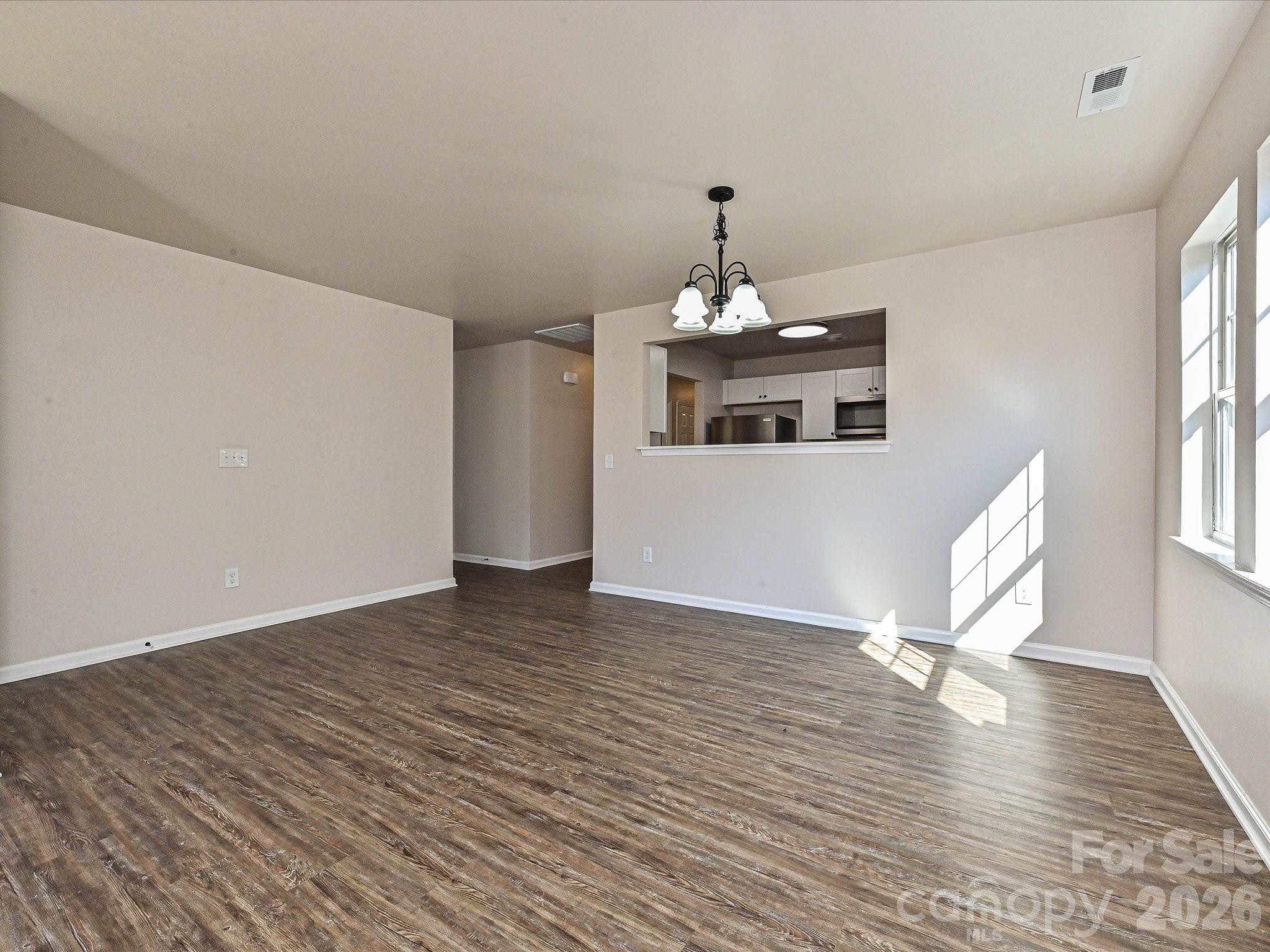 402 Jones Street Property Photo 10