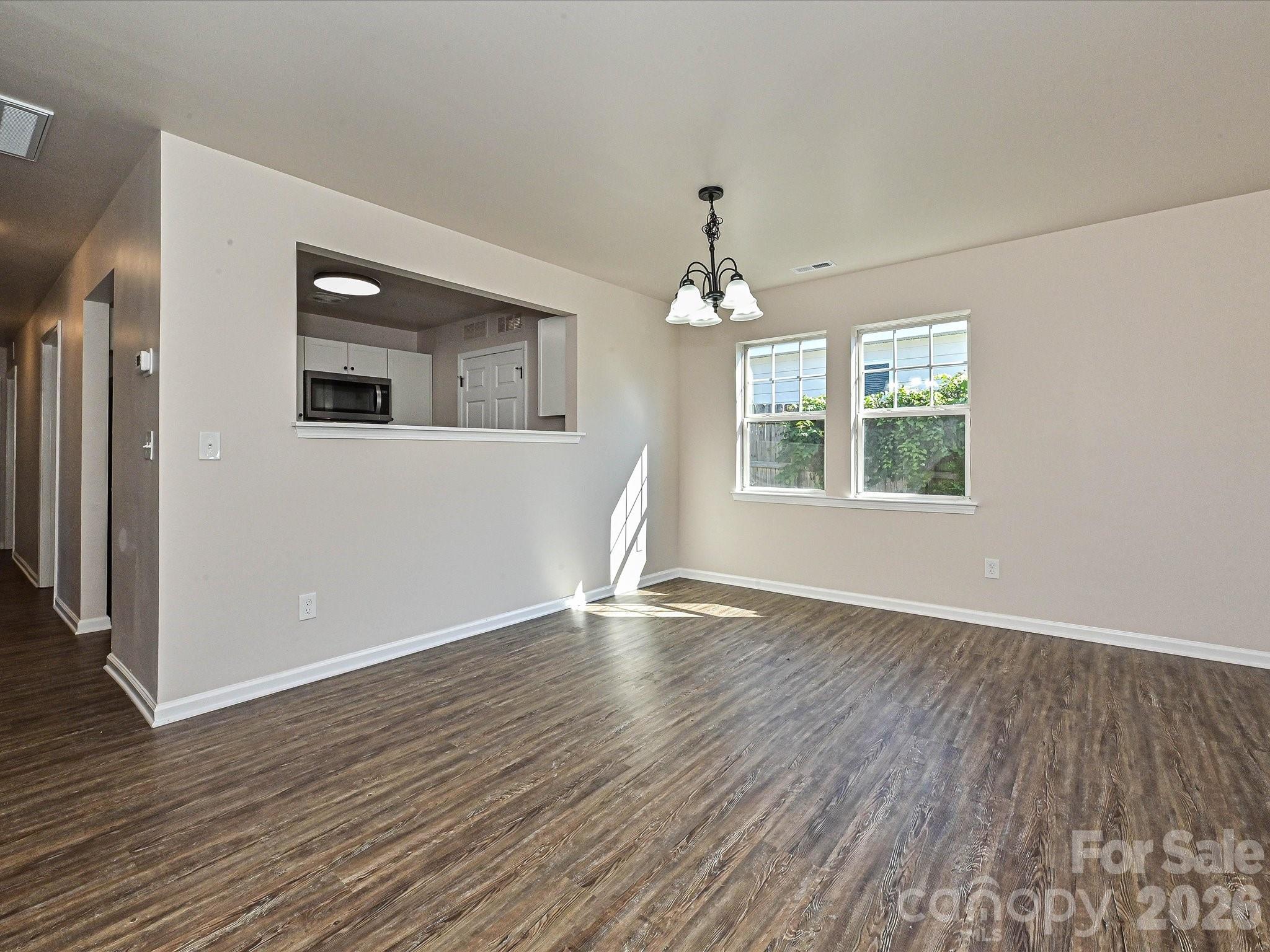 402 Jones Street Property Photo 11