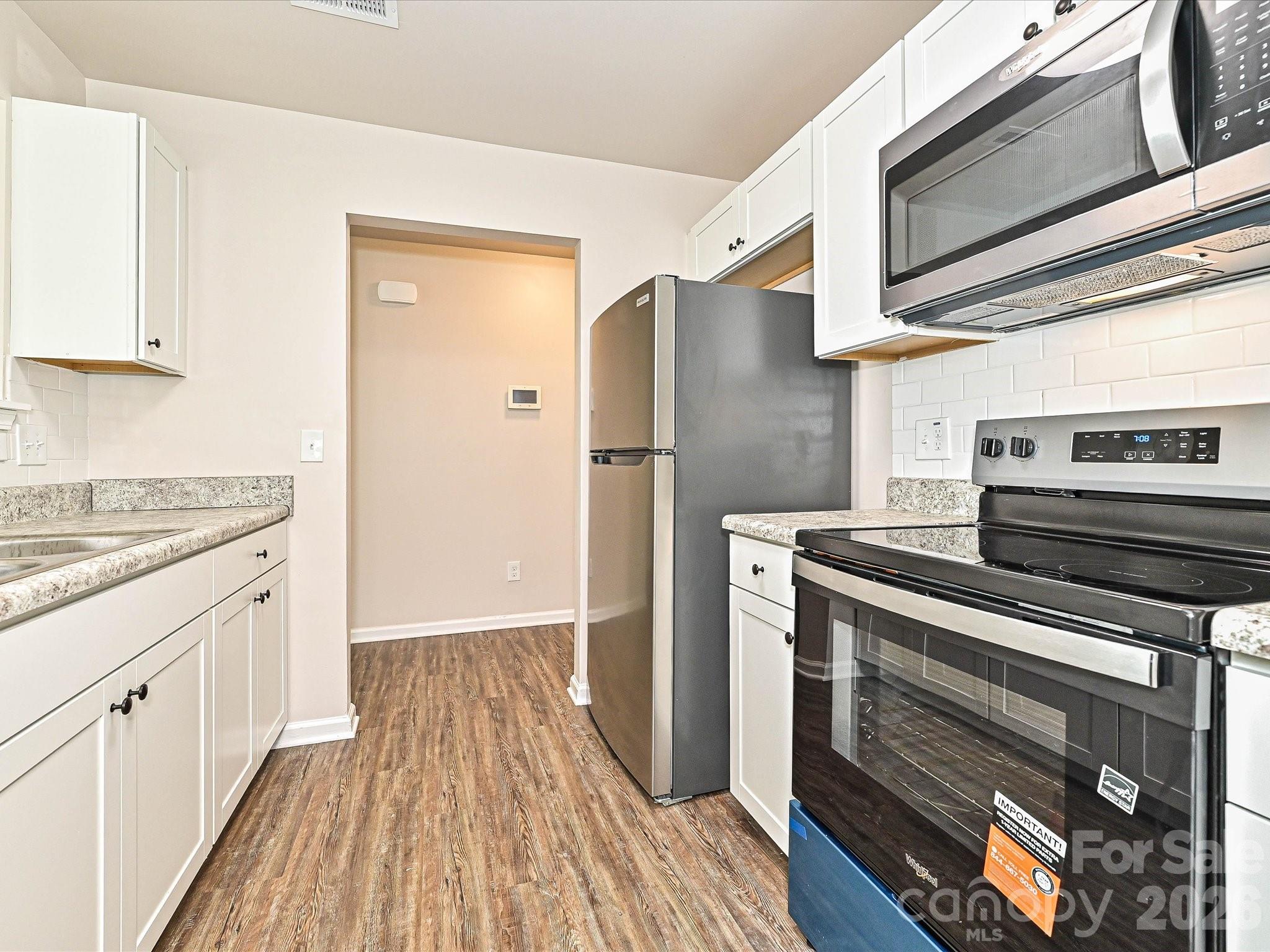 402 Jones Street Property Photo 17