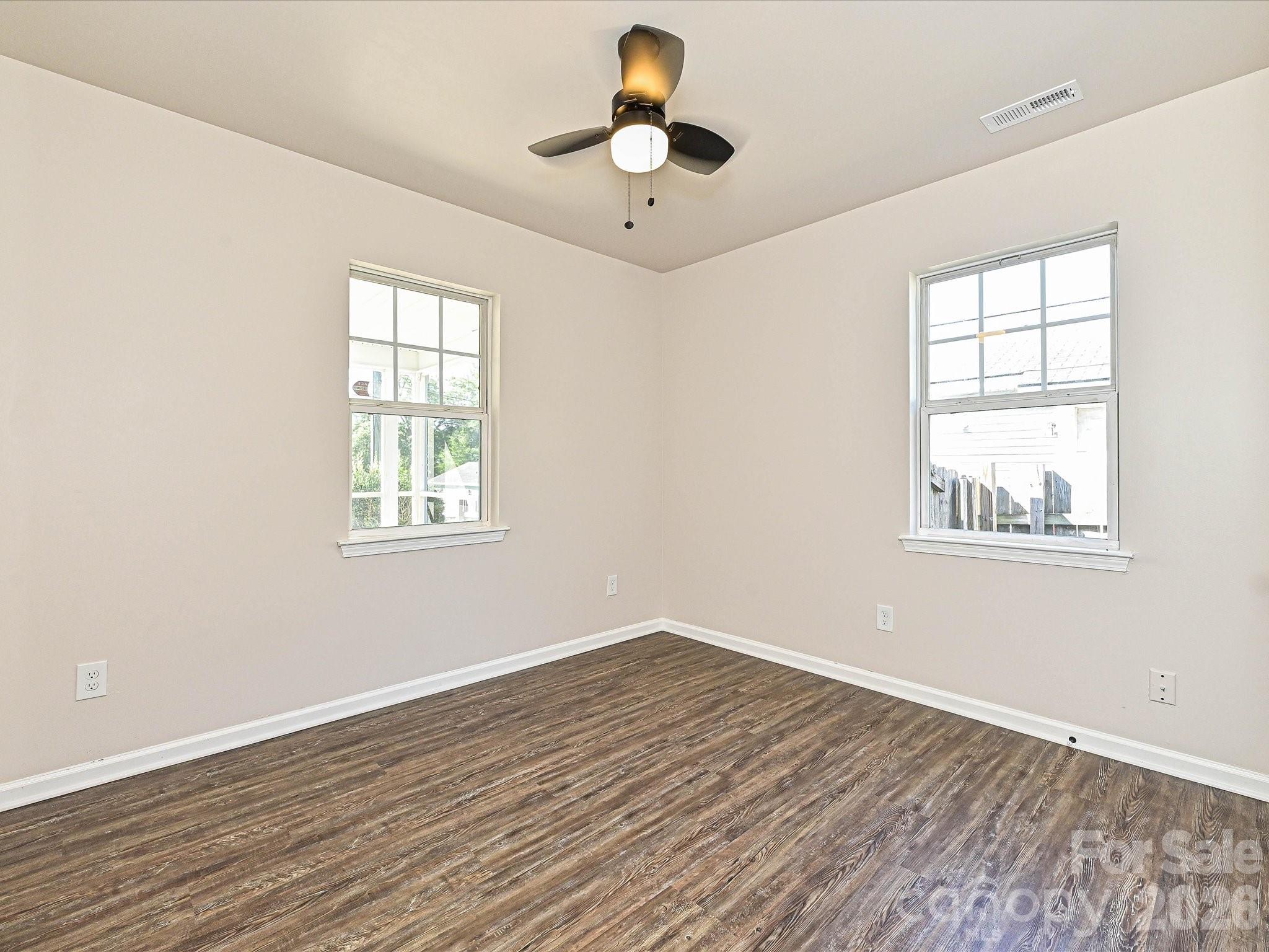 402 Jones Street Property Photo 25