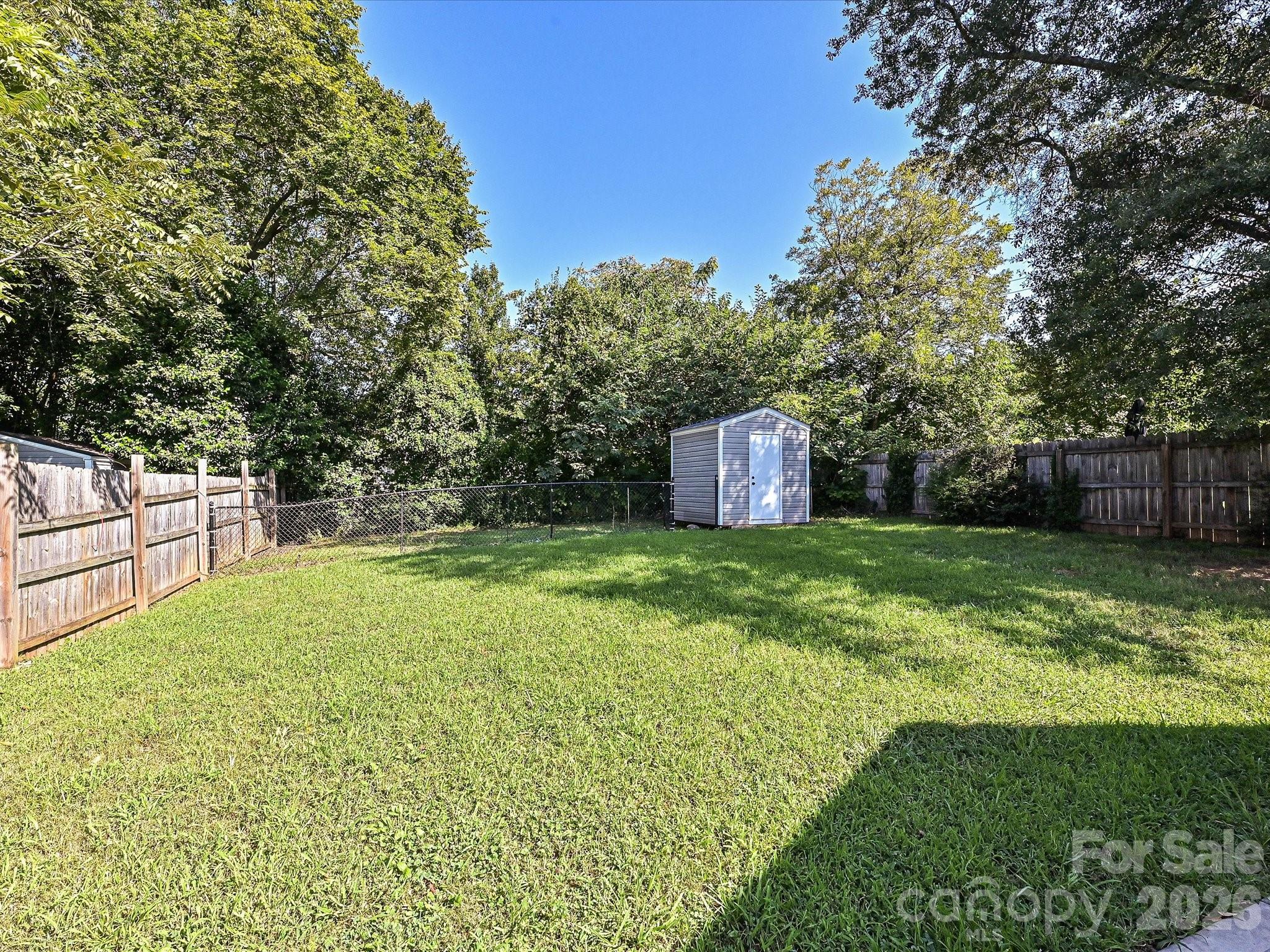 402 Jones Street Property Photo 27