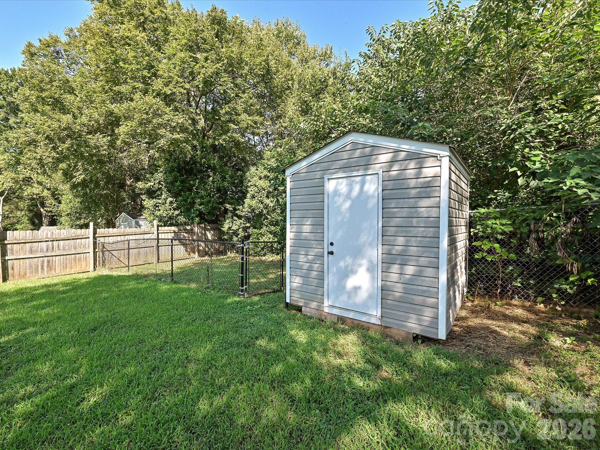 402 Jones Street Property Photo 28
