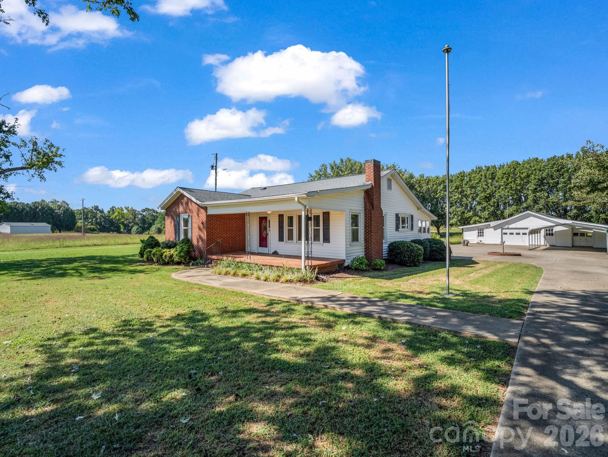 495 Tiney Road Property Photo 2