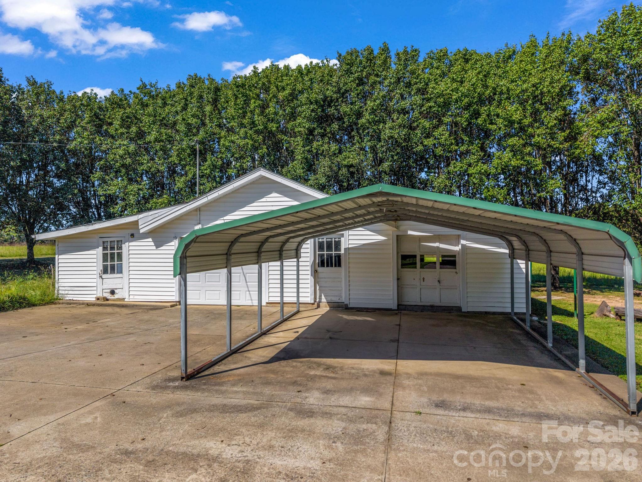 495 Tiney Road Property Photo 7