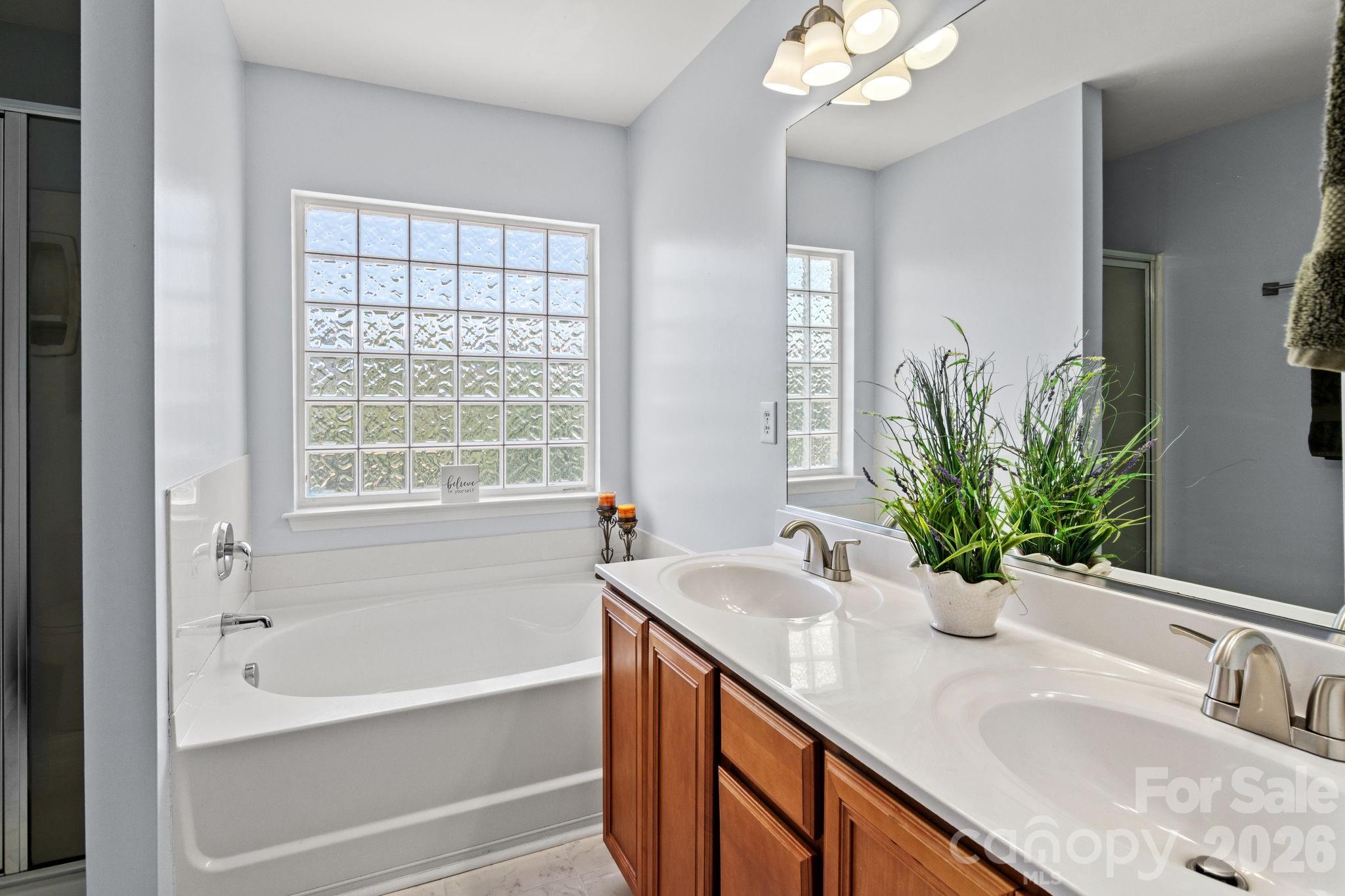 9810 Kings Parade Boulevard Property Photo 22