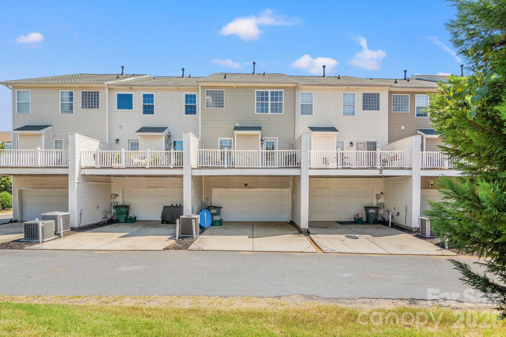 9810 Kings Parade Boulevard Property Photo 29