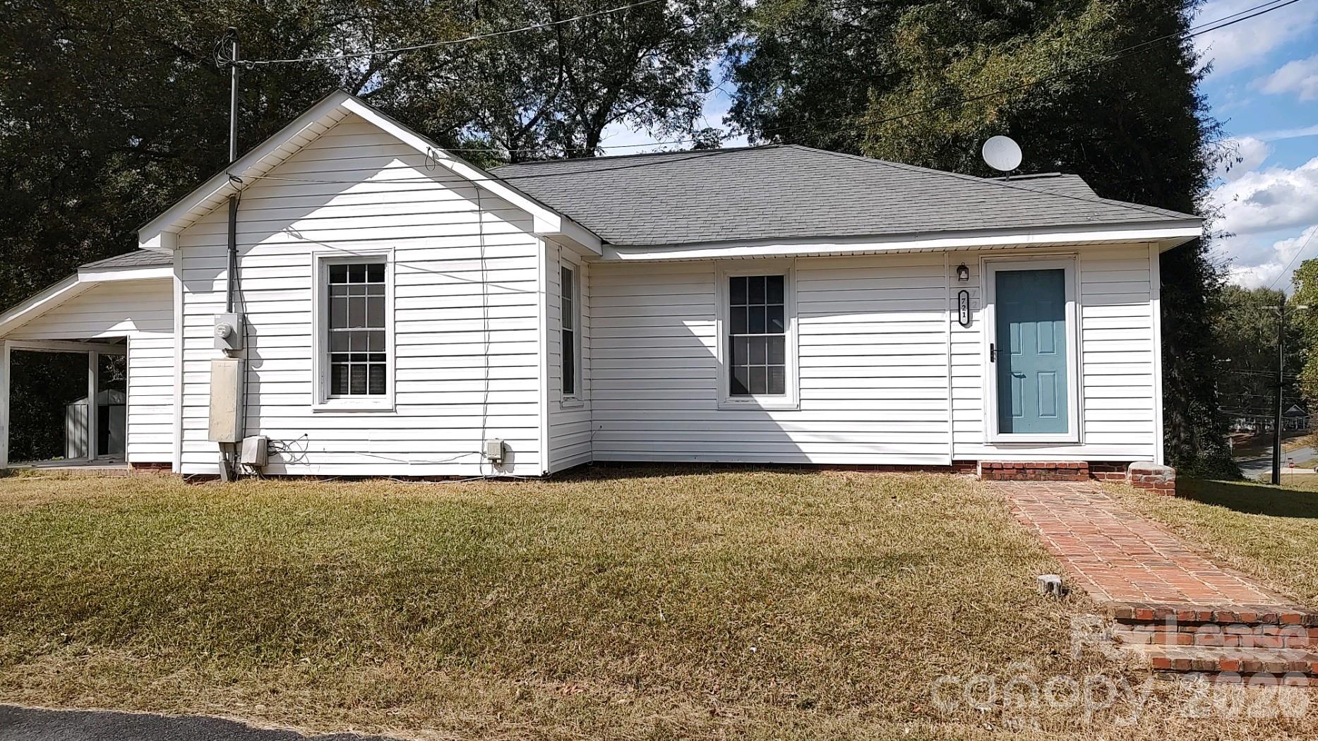 721 Broad Street Property Photo 1