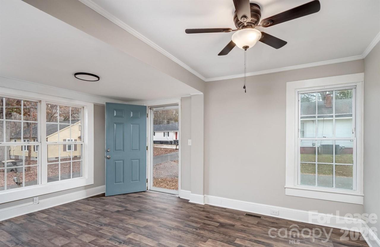 721 Broad Street Property Photo 3