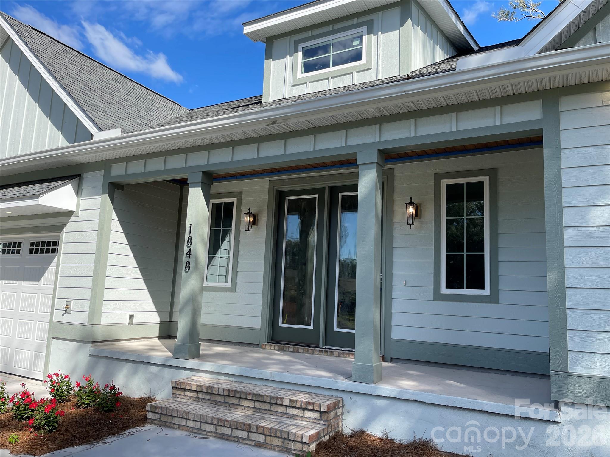 1848 Oak Harbor Drive Property Photo 3