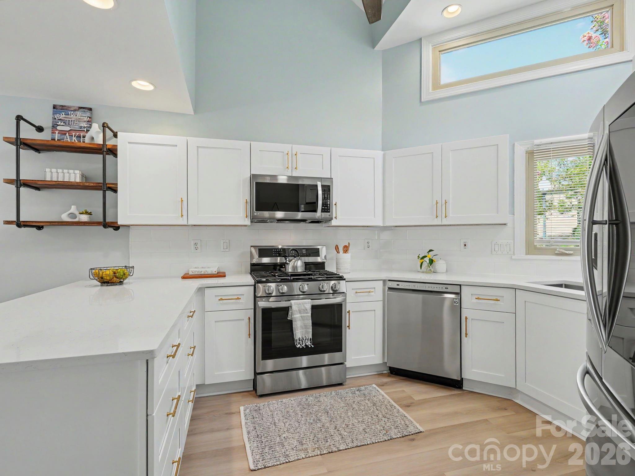14546 Waterside Drive Property Photo 3