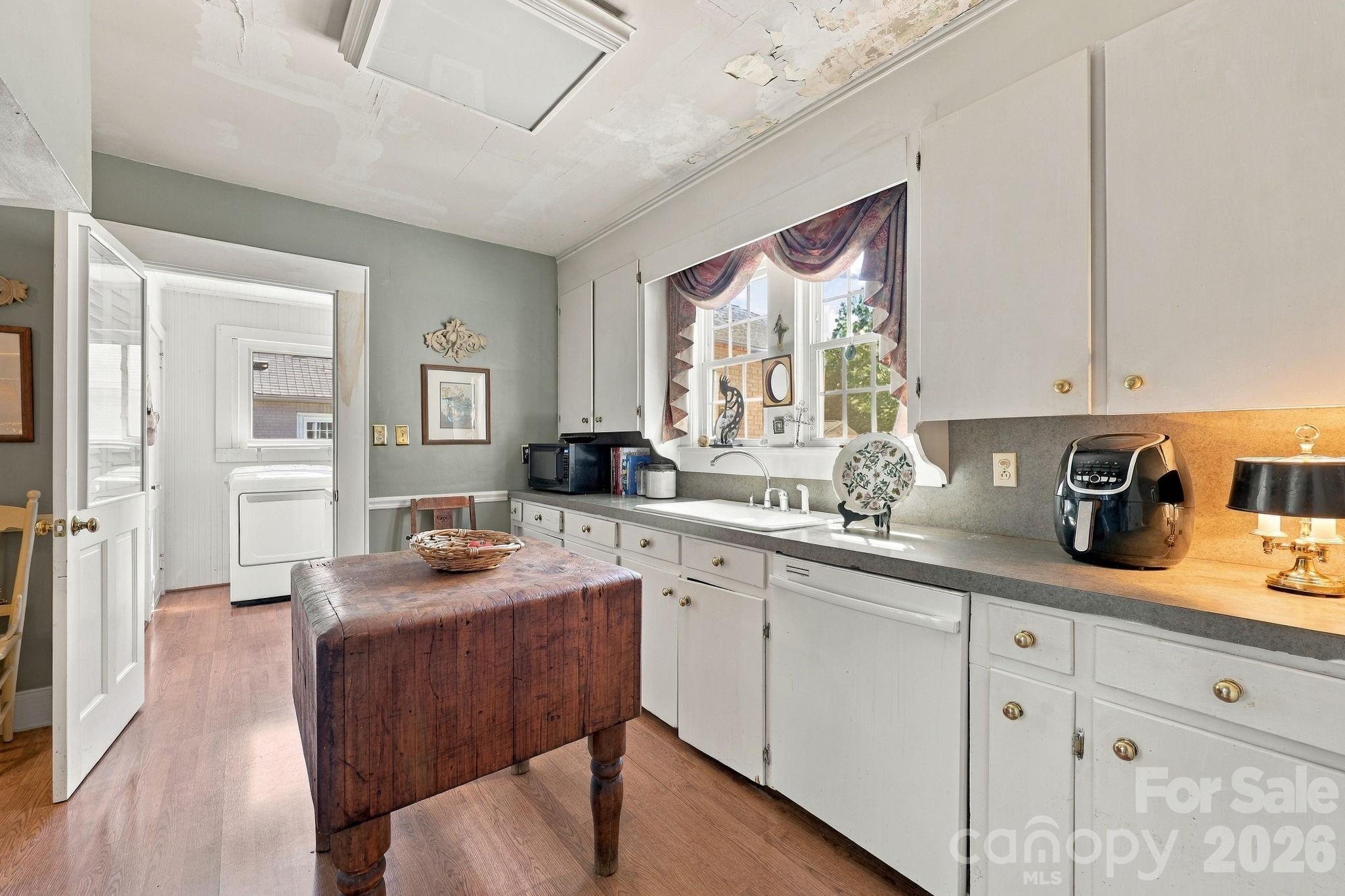 1200 Central Drive Property Photo 17