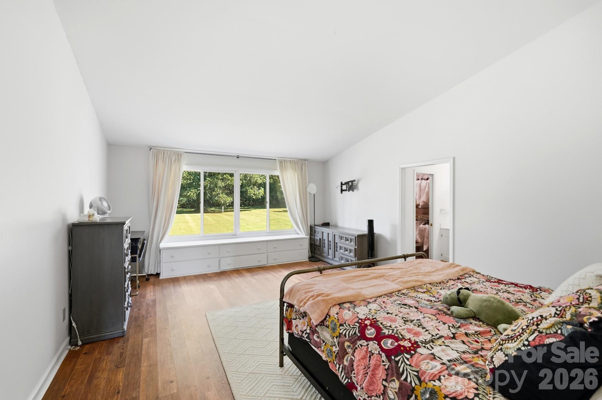 1351 E Marion Street Property Photo 12
