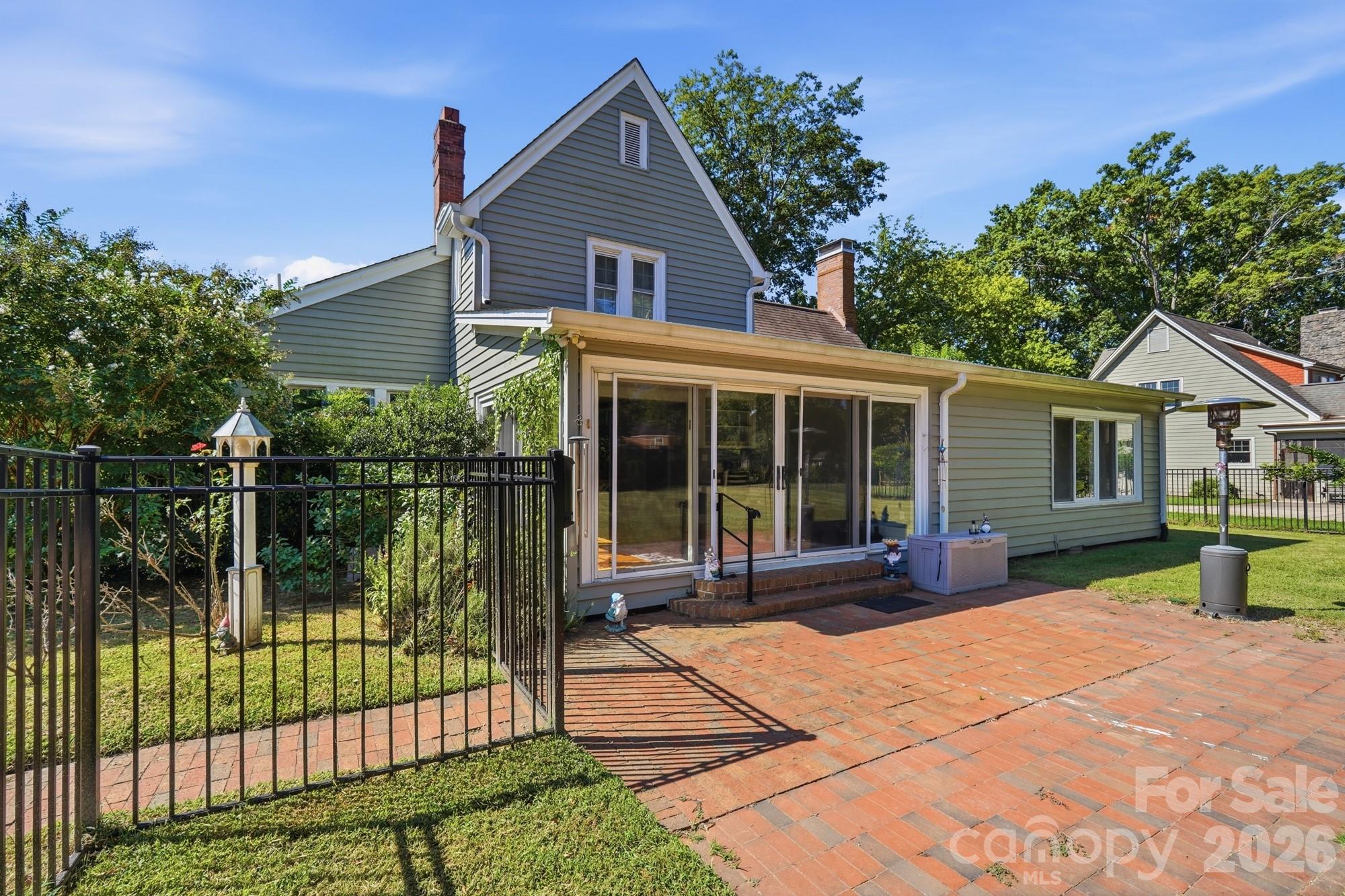 1351 E Marion Street Property Photo 19