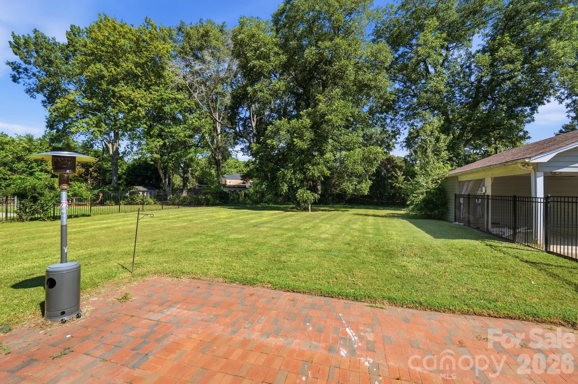 1351 E Marion Street Property Photo 20