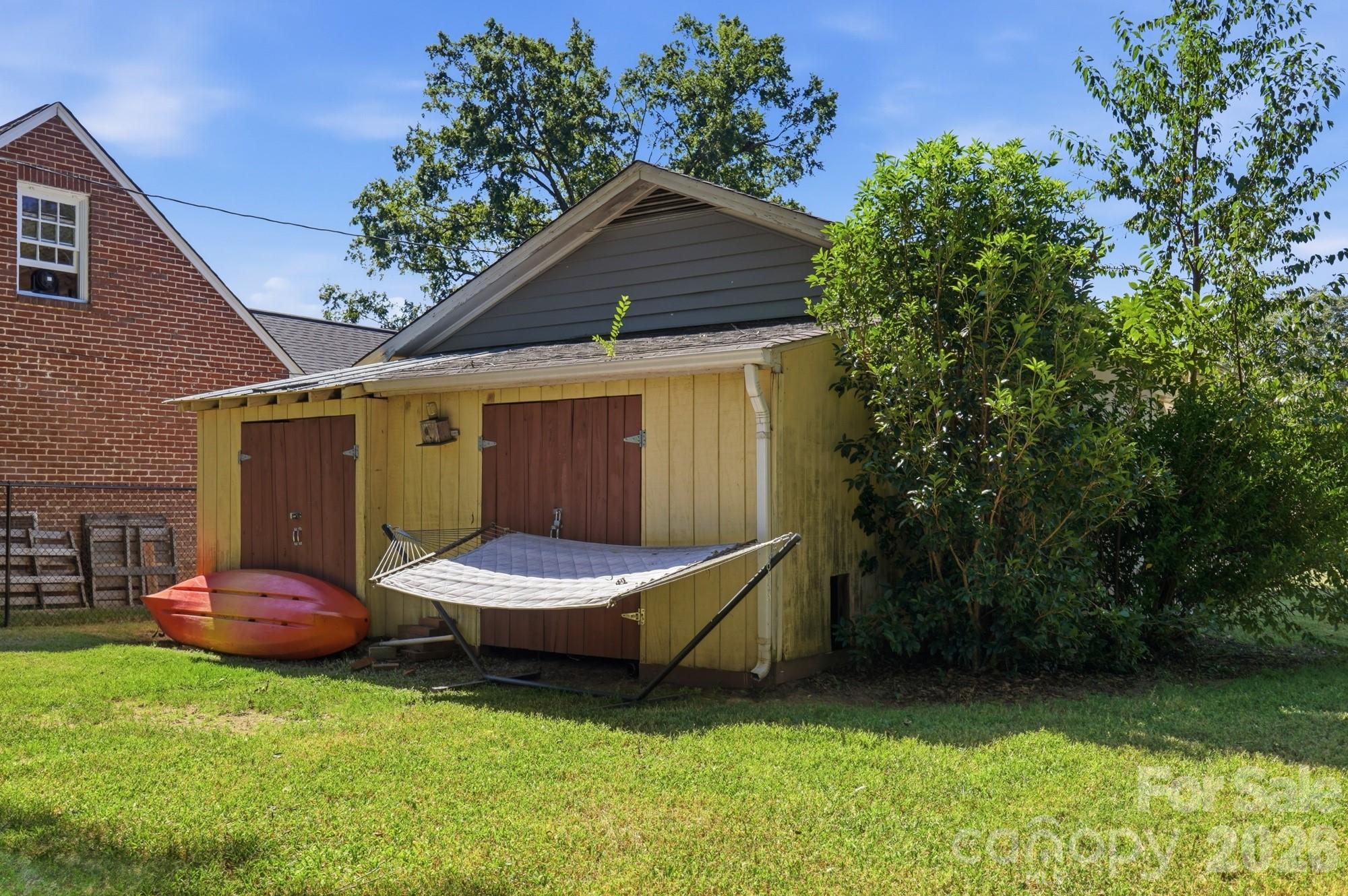 1351 E Marion Street Property Photo 21