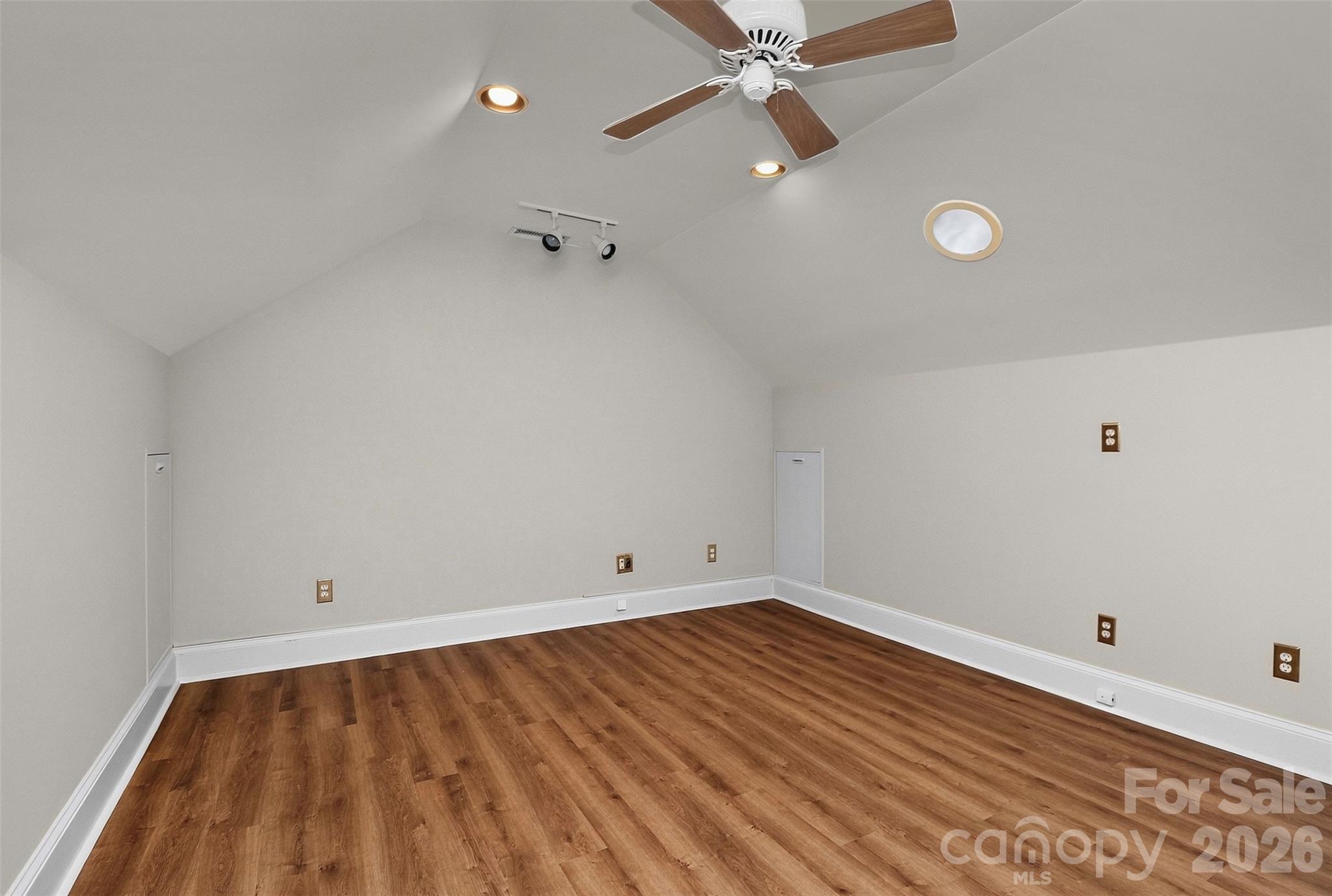 3301 Dairy Farm Lane Property Photo 36
