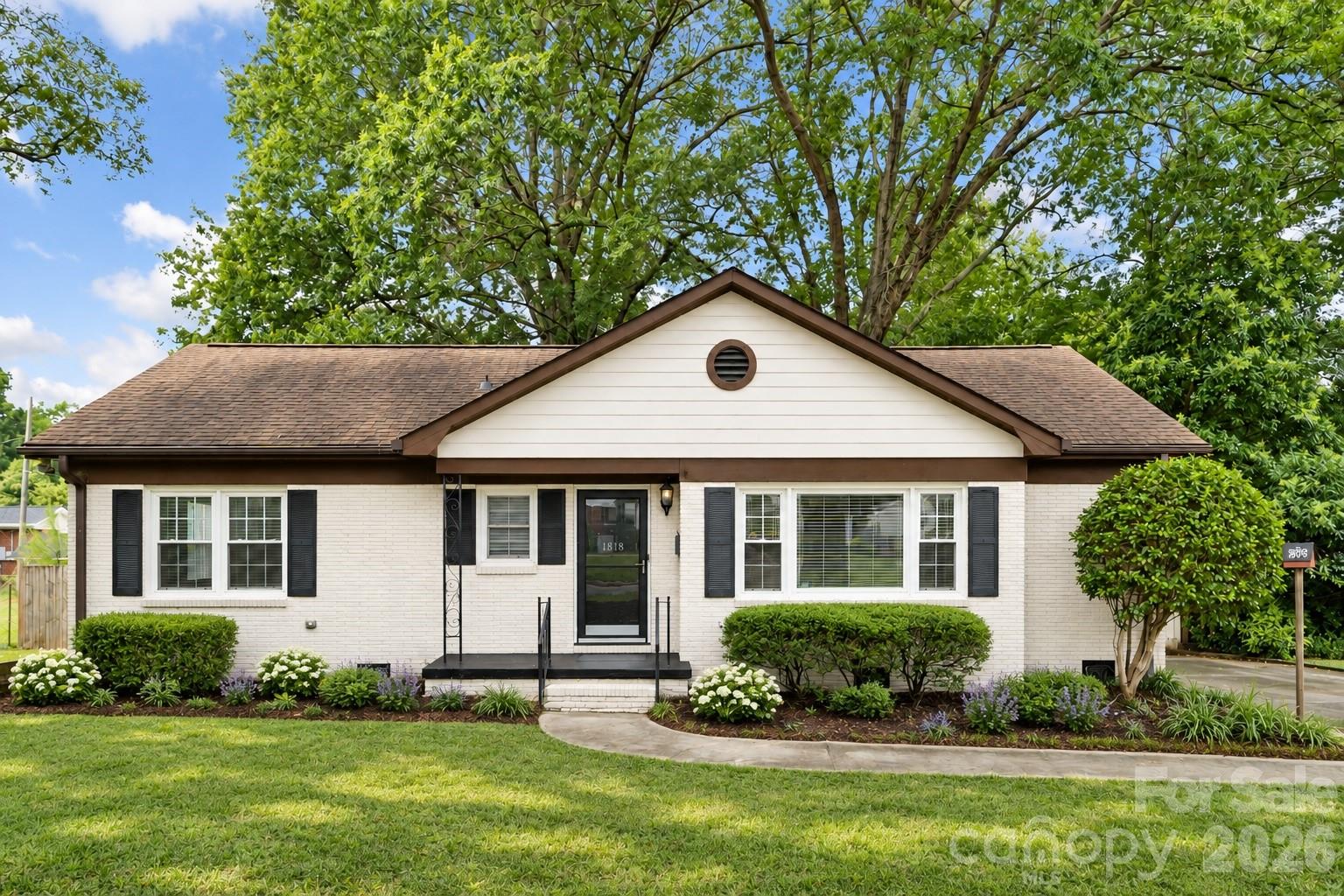 1818 Woodland Drive Property Photo 1