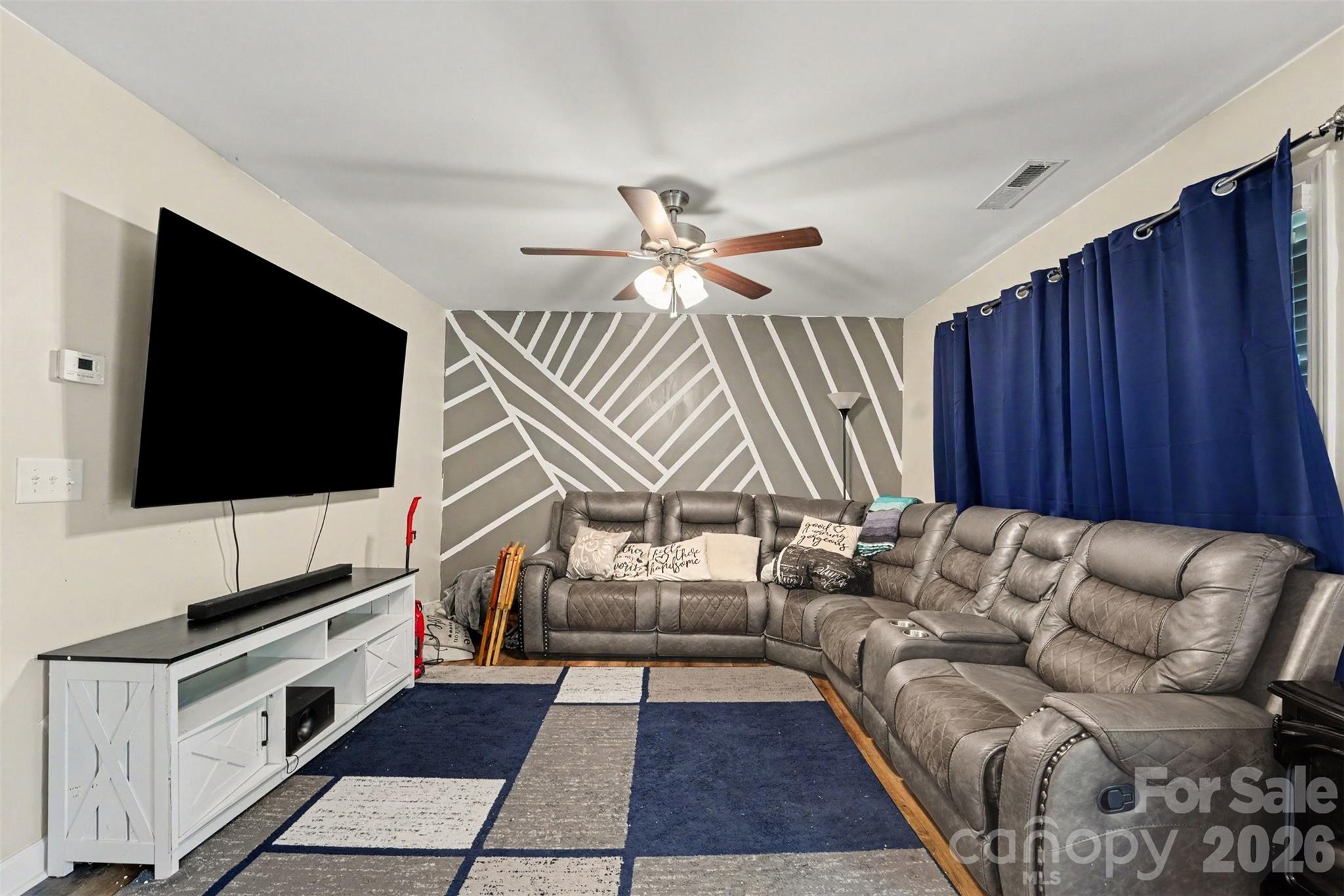 815 Sunset Drive Property Photo 6