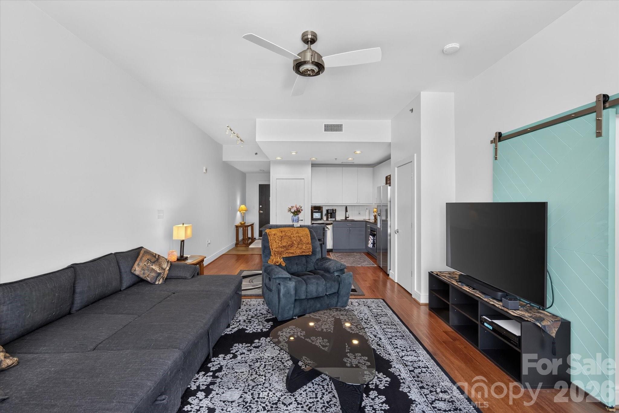 333 W Trade Street 2005 Property Photo 17