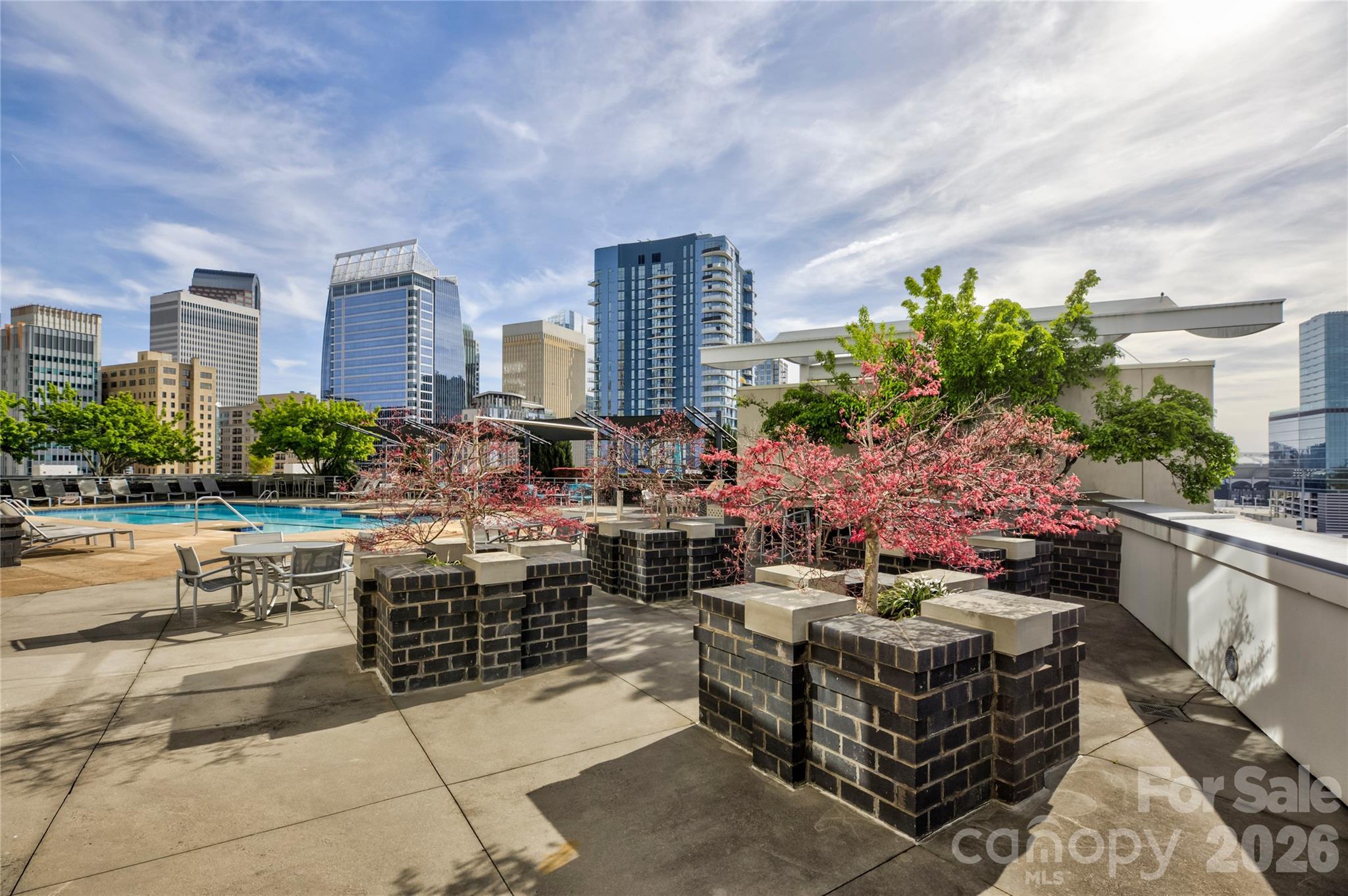 333 W Trade Street 2005 Property Photo 40