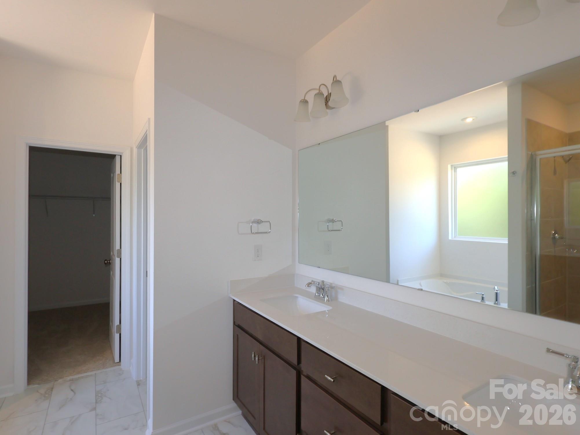 230 Amber Glen Drive Property Photo 25