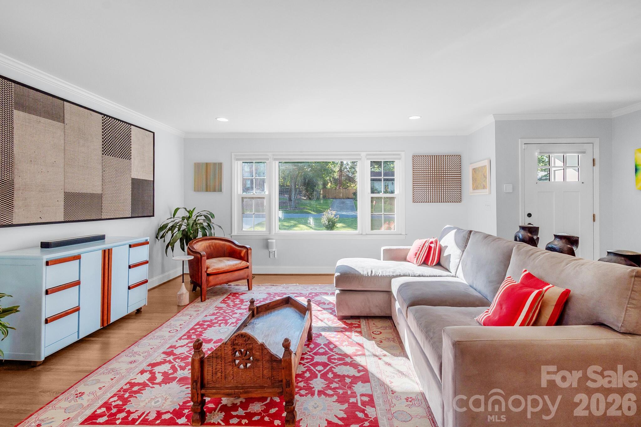 5917 Doncaster Drive Property Photo 3