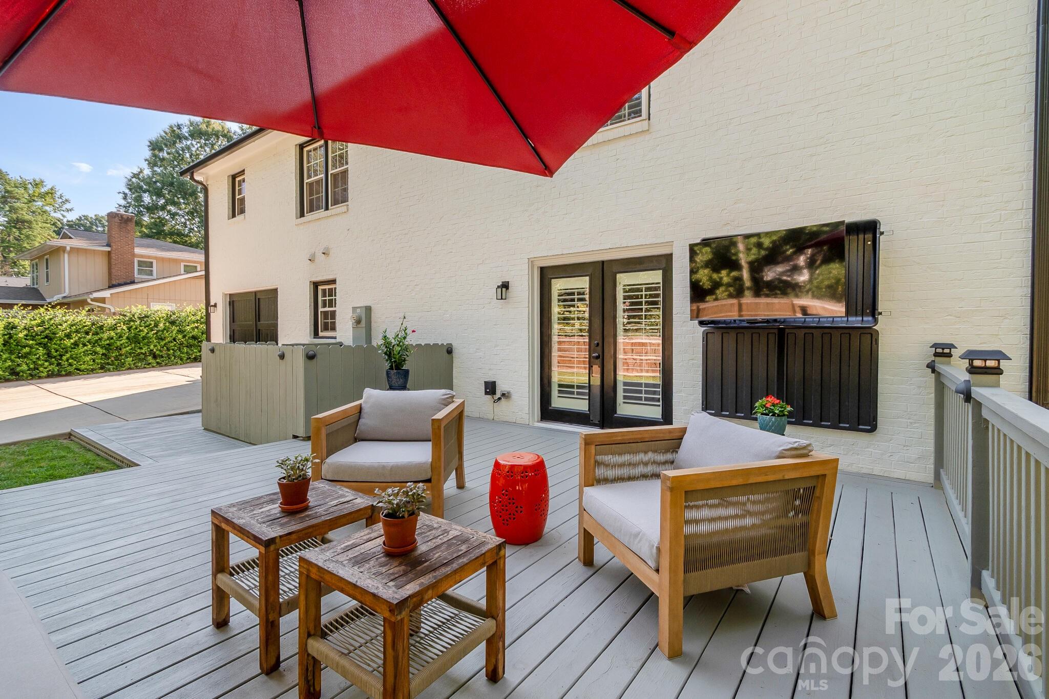 5917 Doncaster Drive Property Photo 25