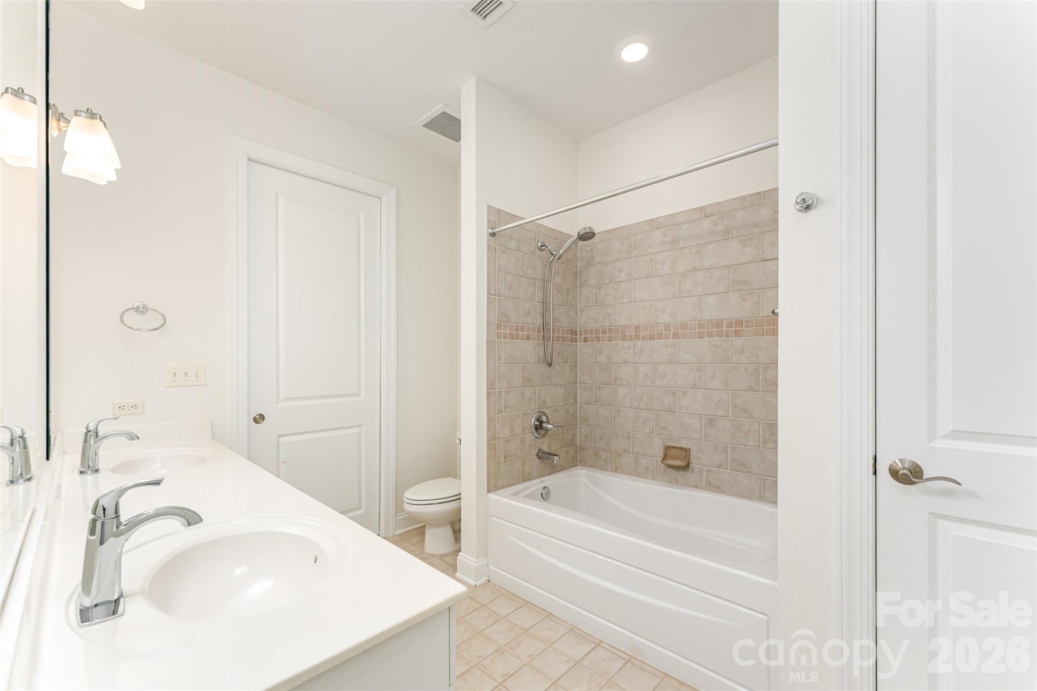 230 S Tryon Street 511 Property Photo 11