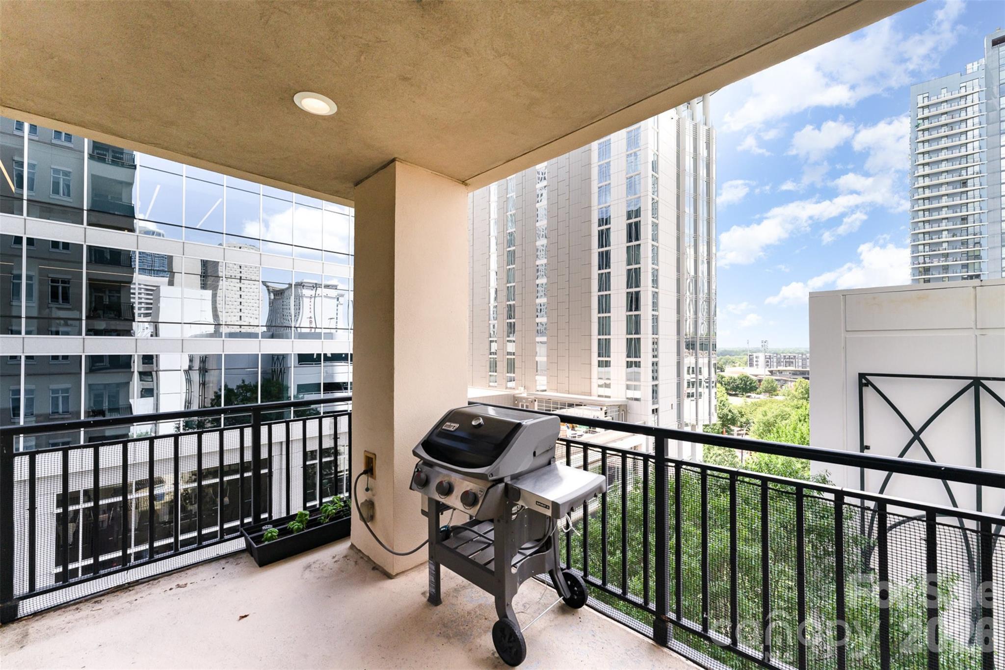 230 S Tryon Street 511 Property Photo 18