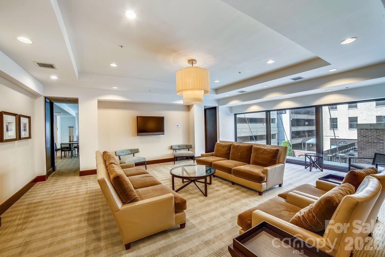 230 S Tryon Street 511 Property Photo 23