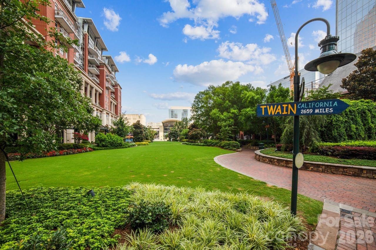 230 S Tryon Street 511 Property Photo 29