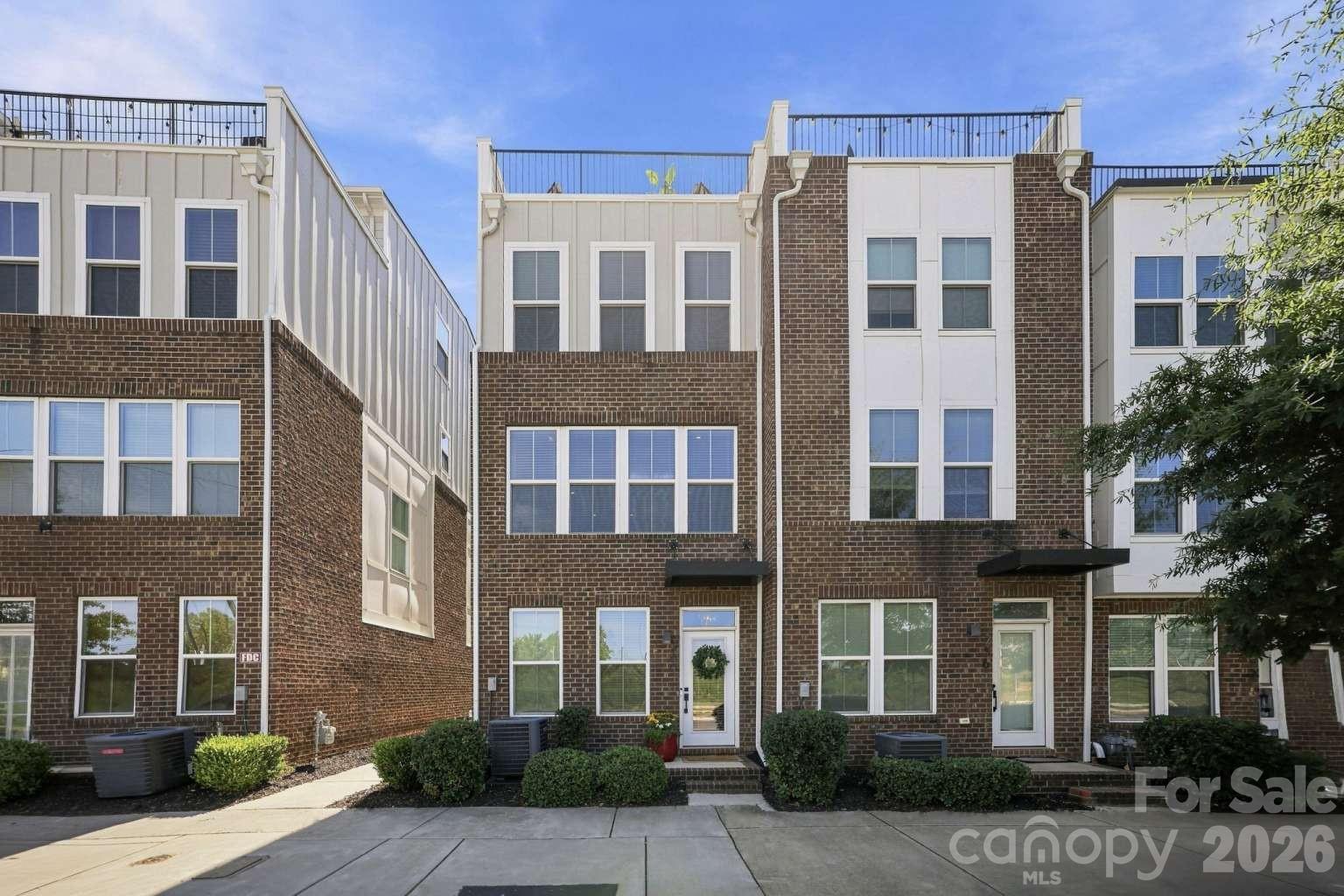 260 Parkwood Avenue Property Photo 2