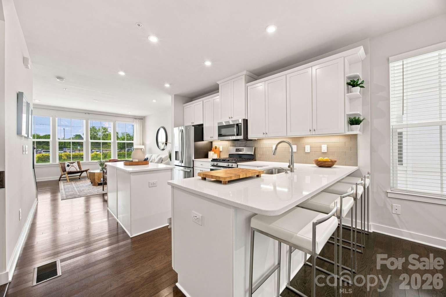 260 Parkwood Avenue Property Photo 4