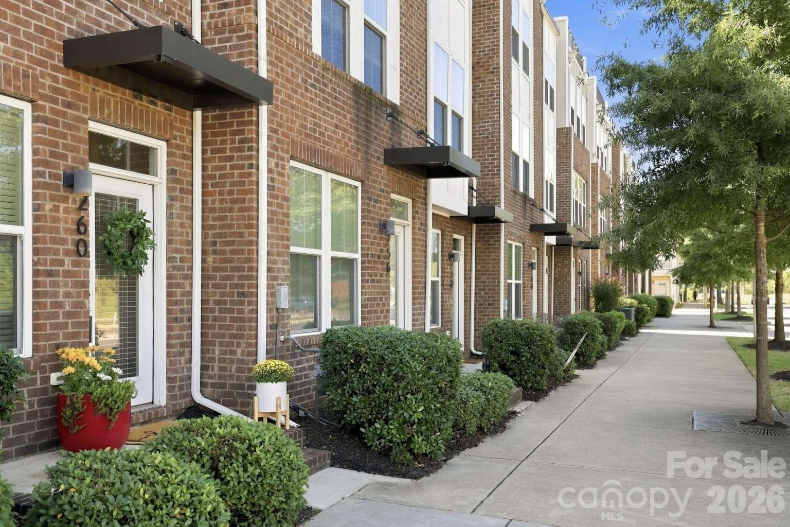 260 Parkwood Avenue Property Photo 7