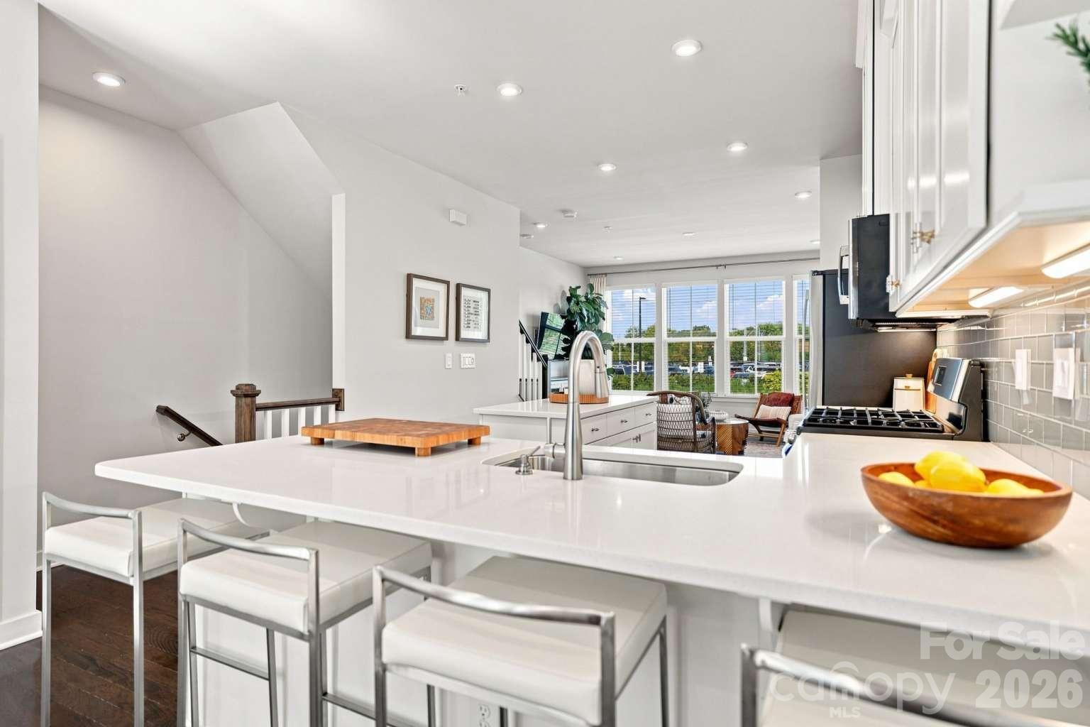 260 Parkwood Avenue Property Photo 10